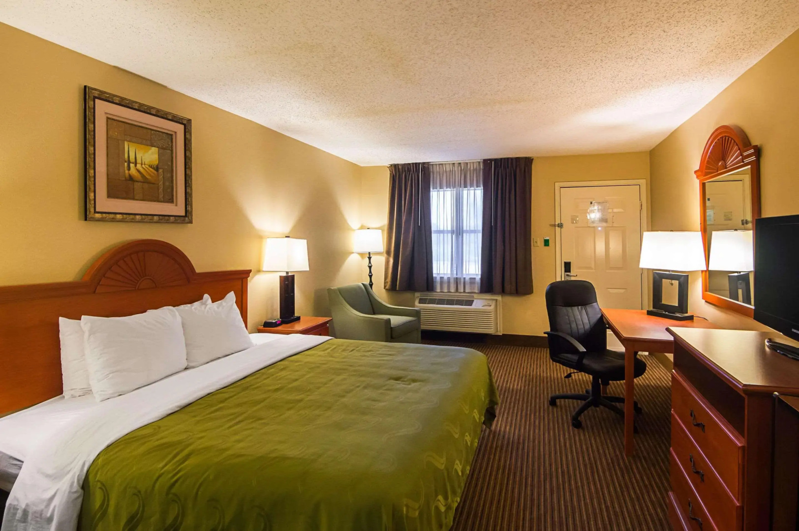 Quality Inn & Suites Garland - East Dallas