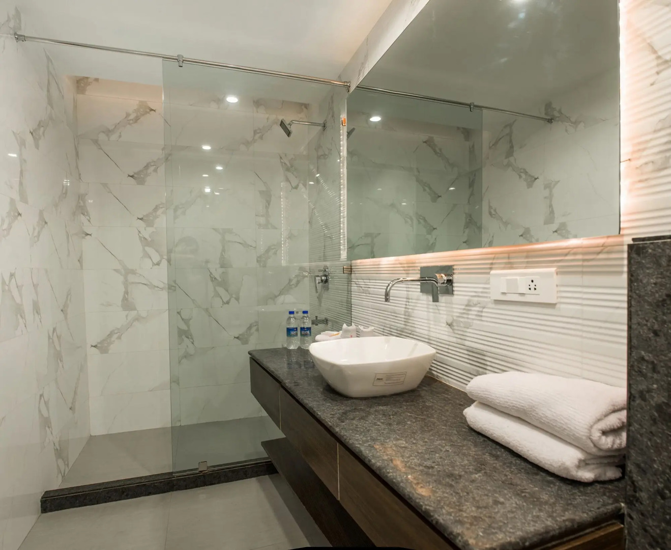 Hotel Narulas Aurrum