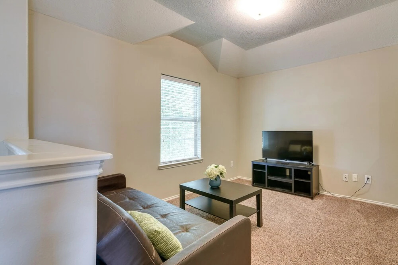 Pet-friendly Pearland Home ~ 21 Mi to Houston!