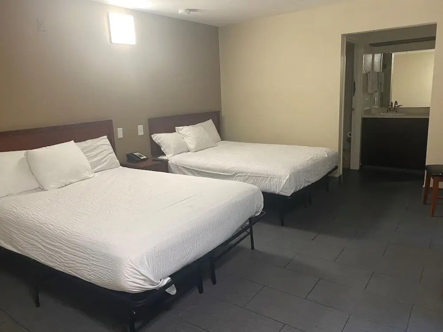 Budget Inn and Suites