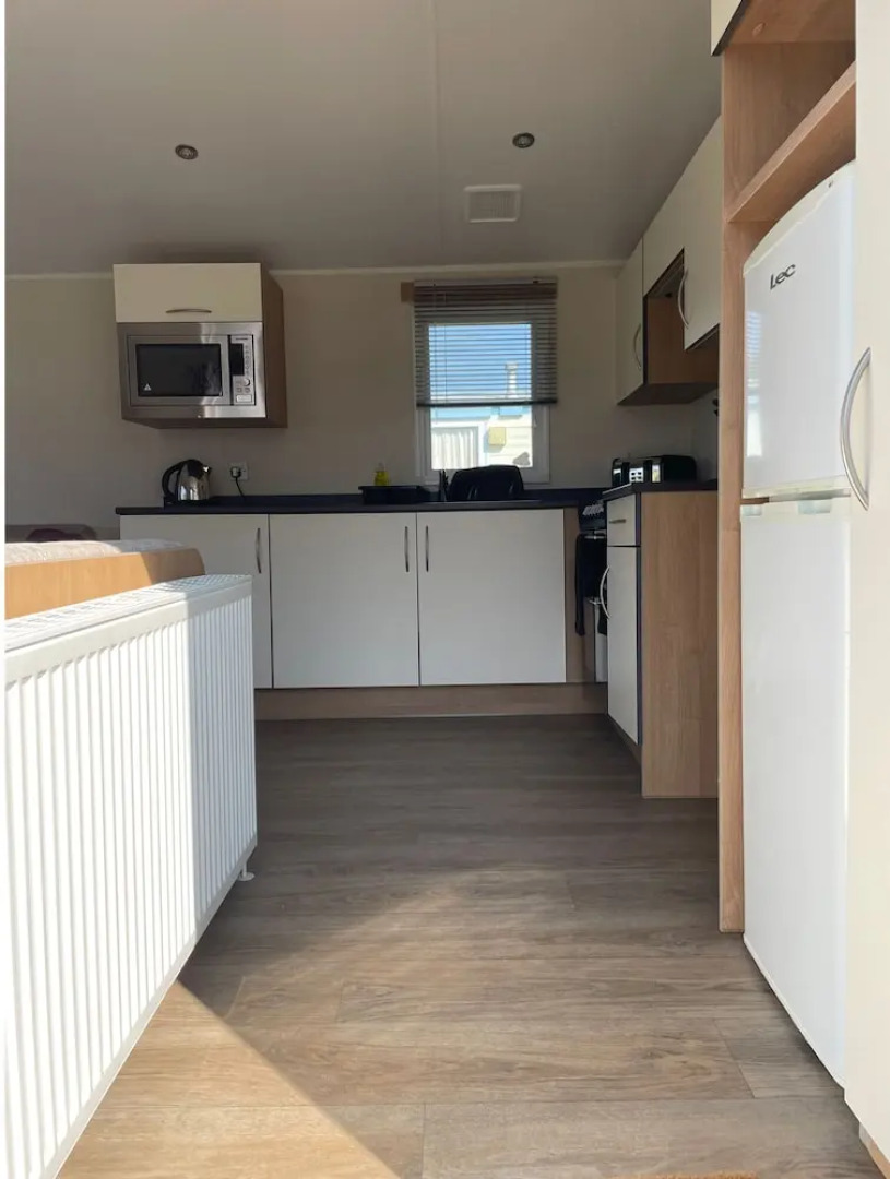 Caravan - Sleeps 6 & Parking