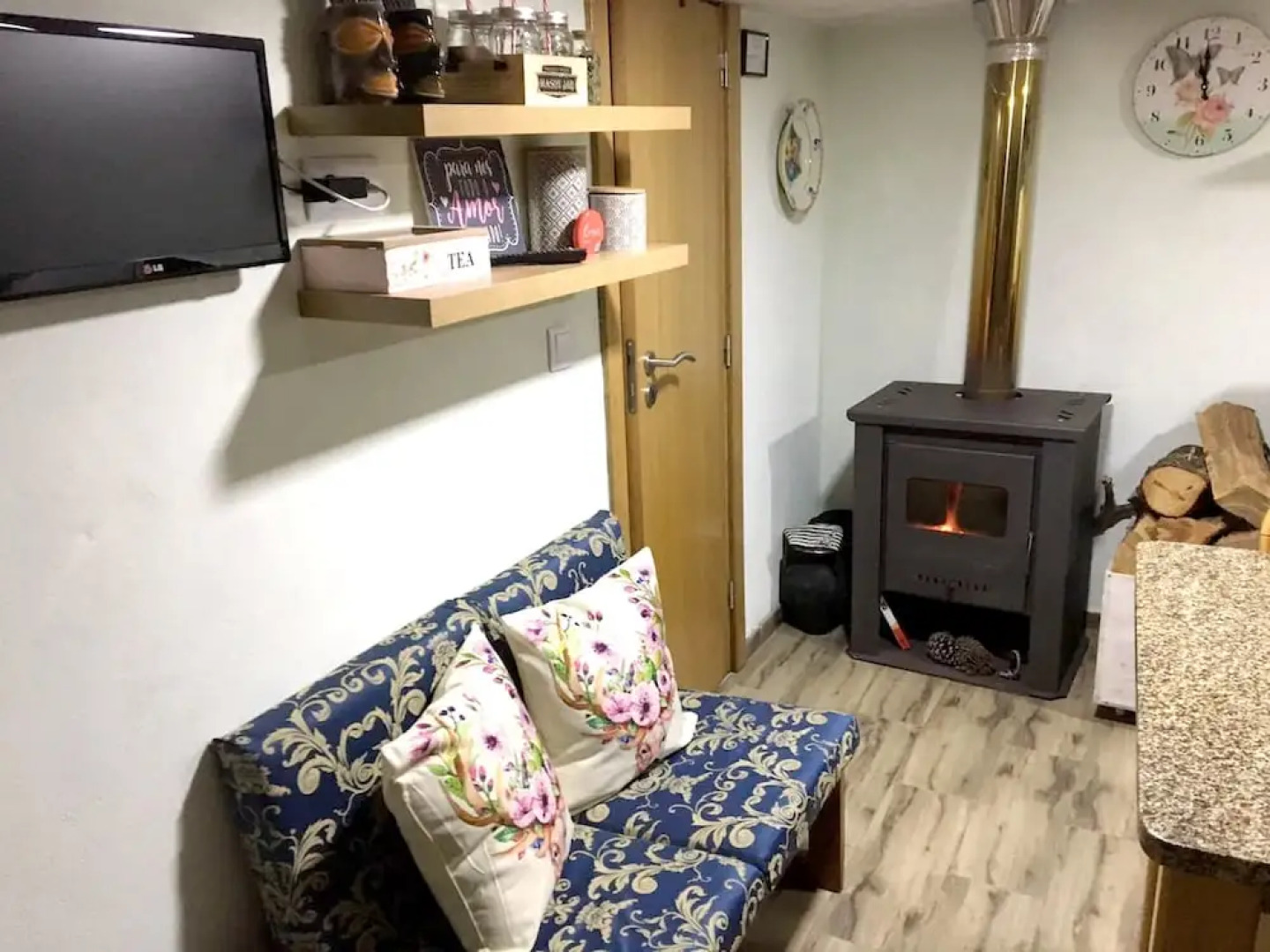 House With 2 Bedrooms in Mazes, With Wonderful Mountain View and Terrace