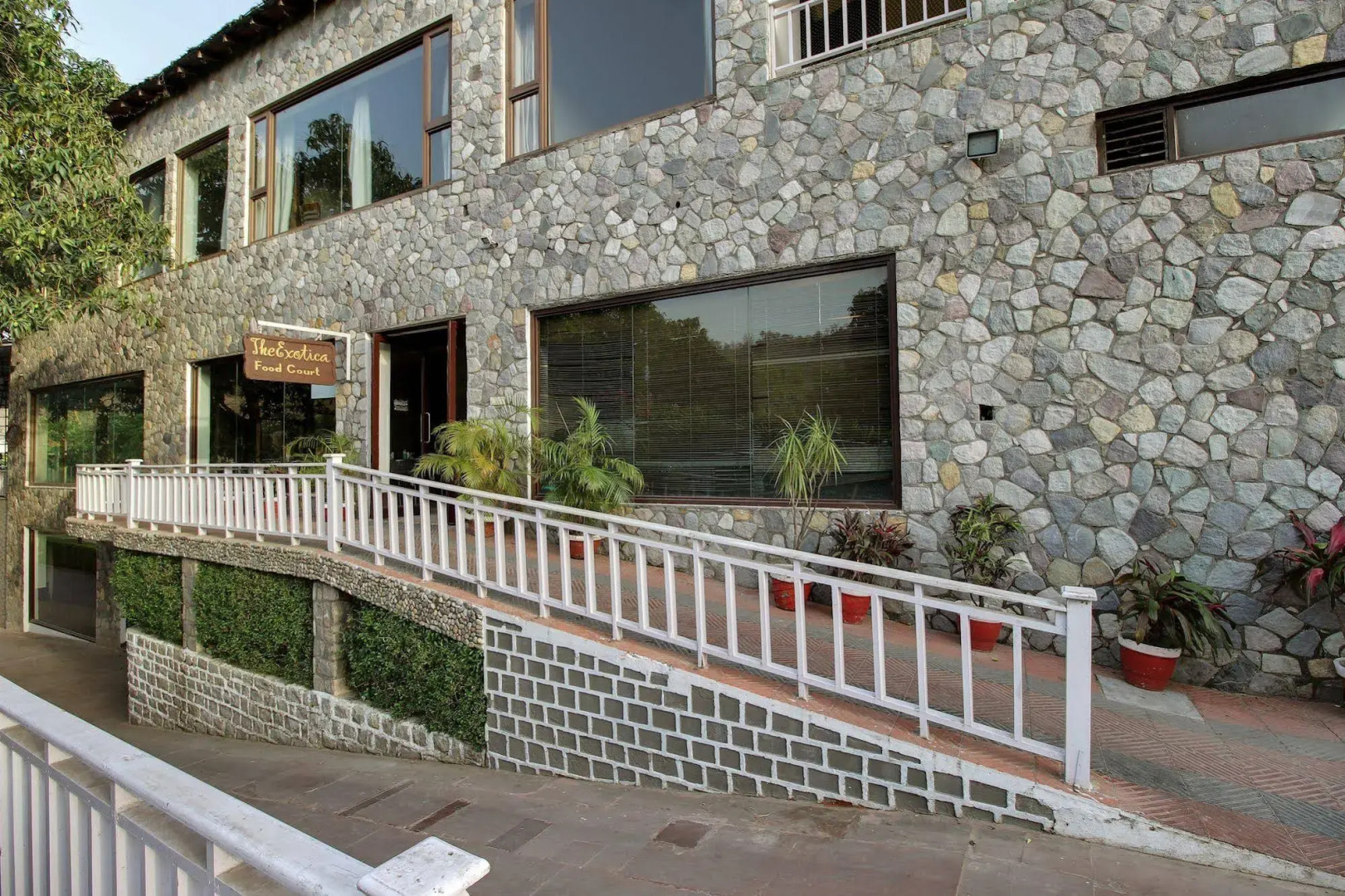 Wood castle Spa & Resort