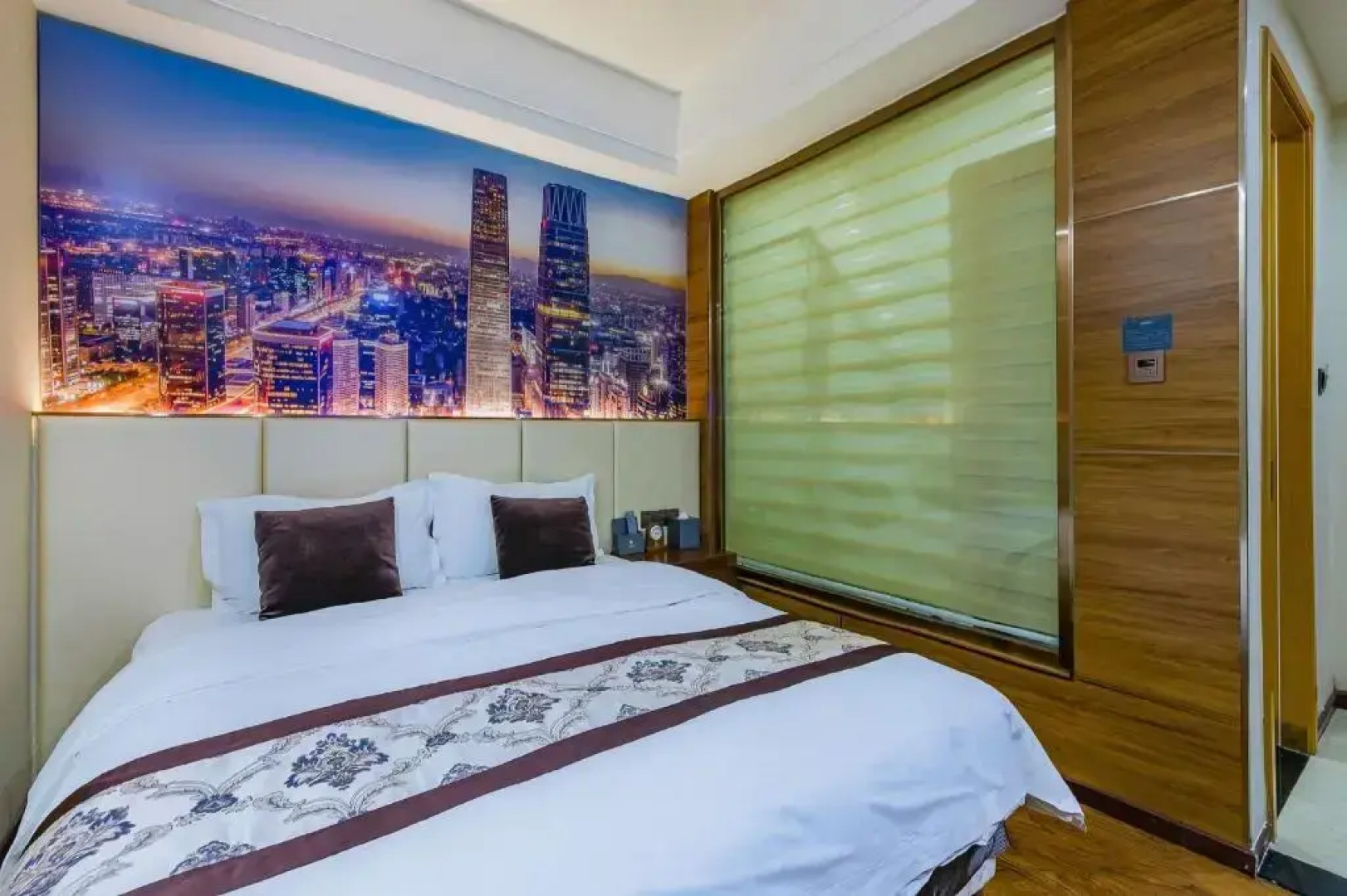 Chonpines Hotels·Caoqiao Metro Station