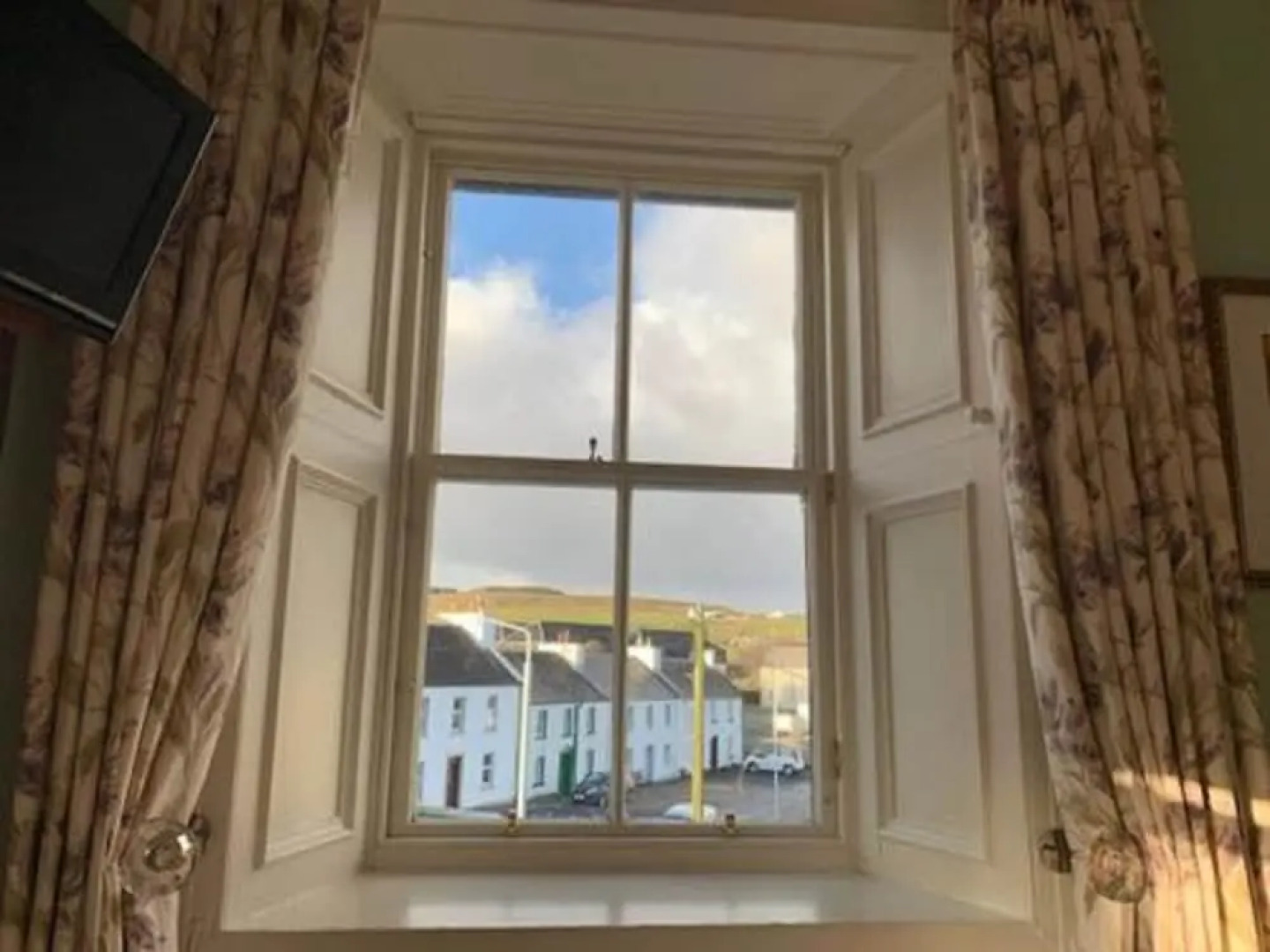 Port Charlotte Hotel