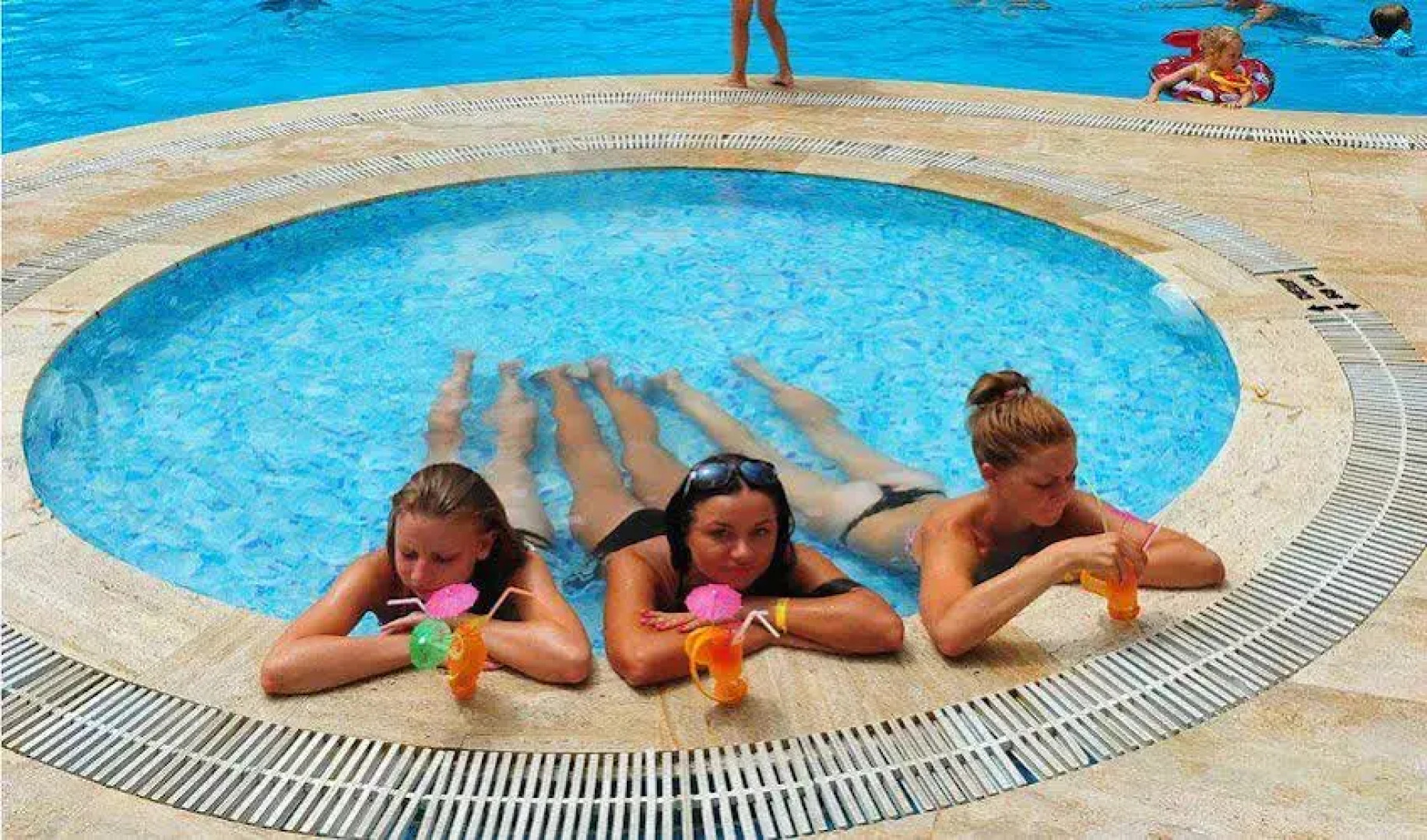 Klas More Beach Hotel