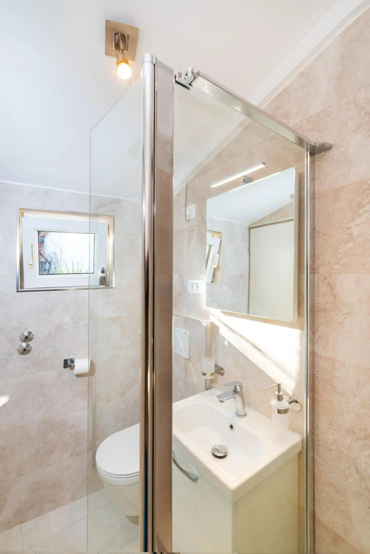 Mediterranean terrace apartment with Bikes & SUP