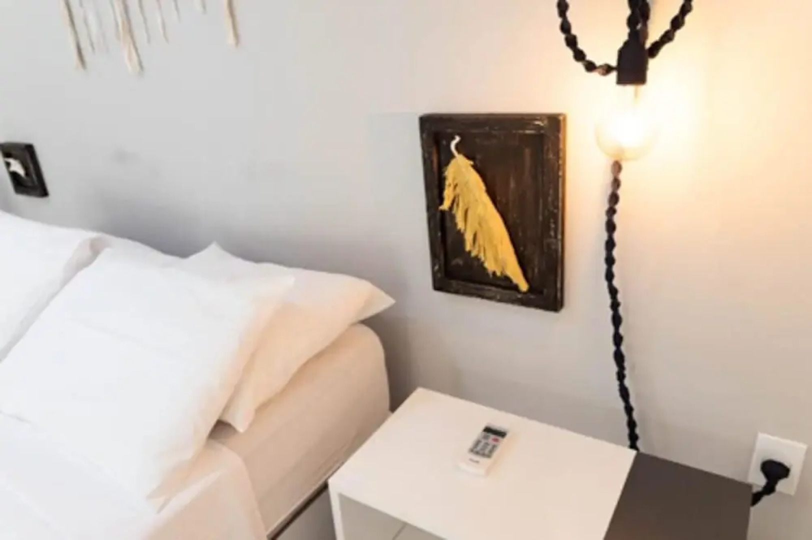 Chal Aconchegante com Vista Jardim em Vila - 02