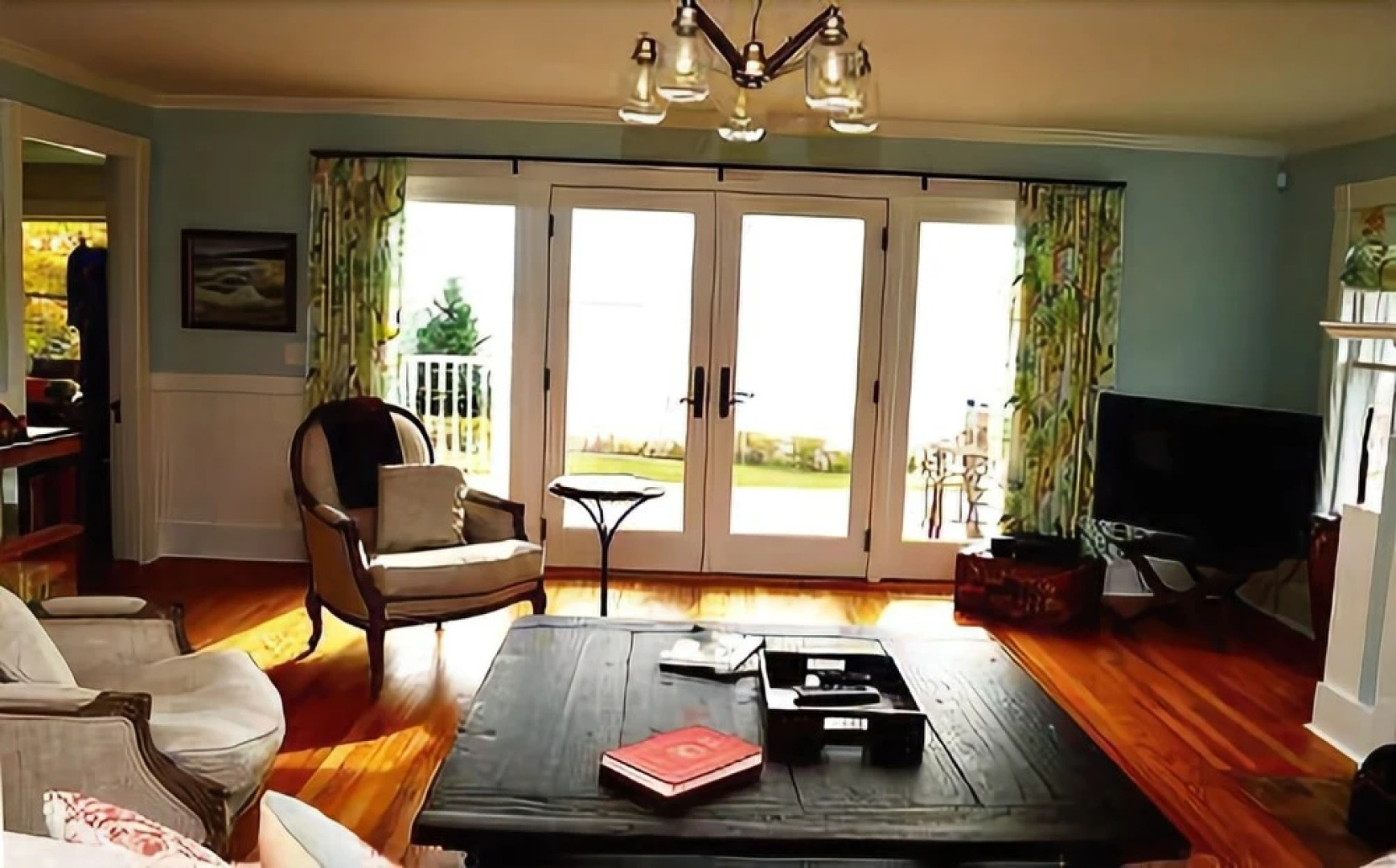 Sealight - Six Bedroom Home