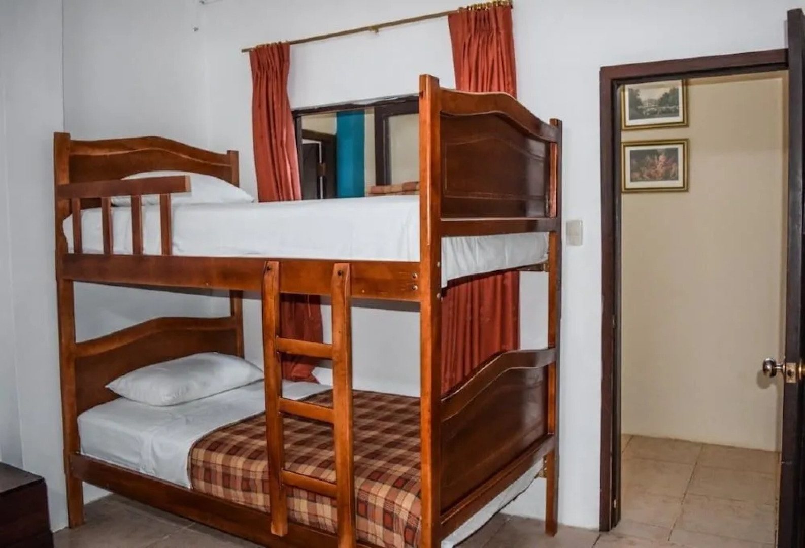 Hostal Humpback Internacional