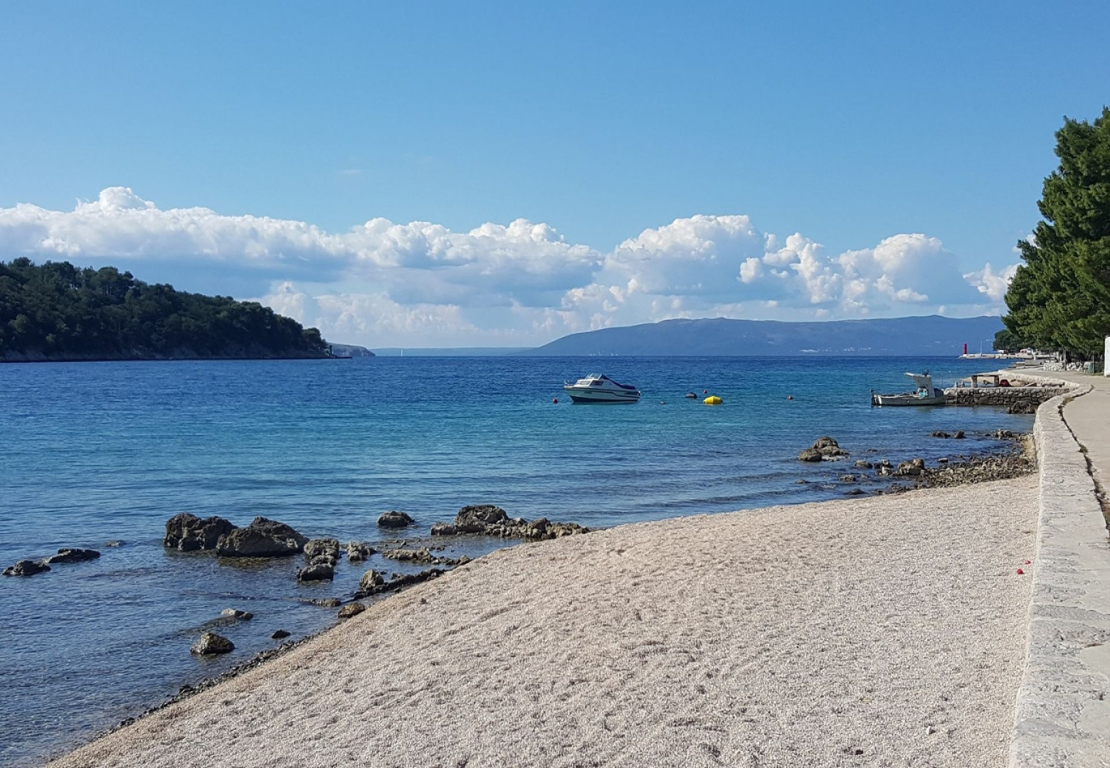 Studio apartment Mici 2 - great loaction and relaxing: SA2  Cres, Island Cres