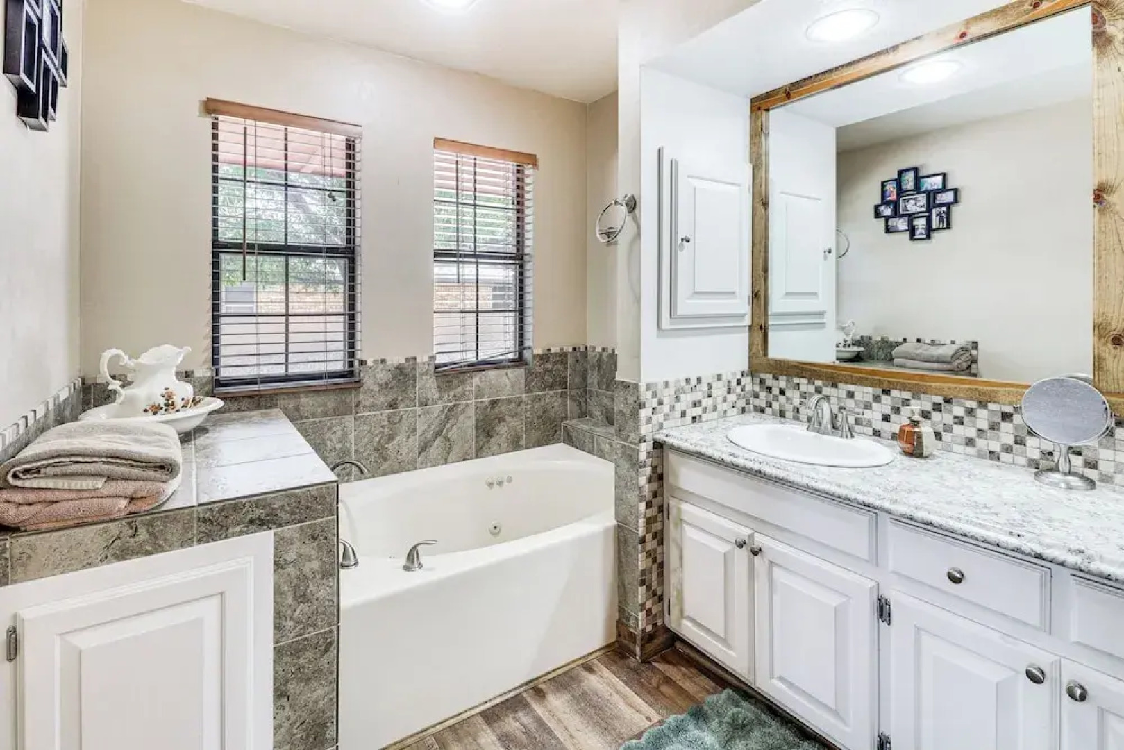 3 Mi to Downtown Roswell: Home w/ Patio + Yard