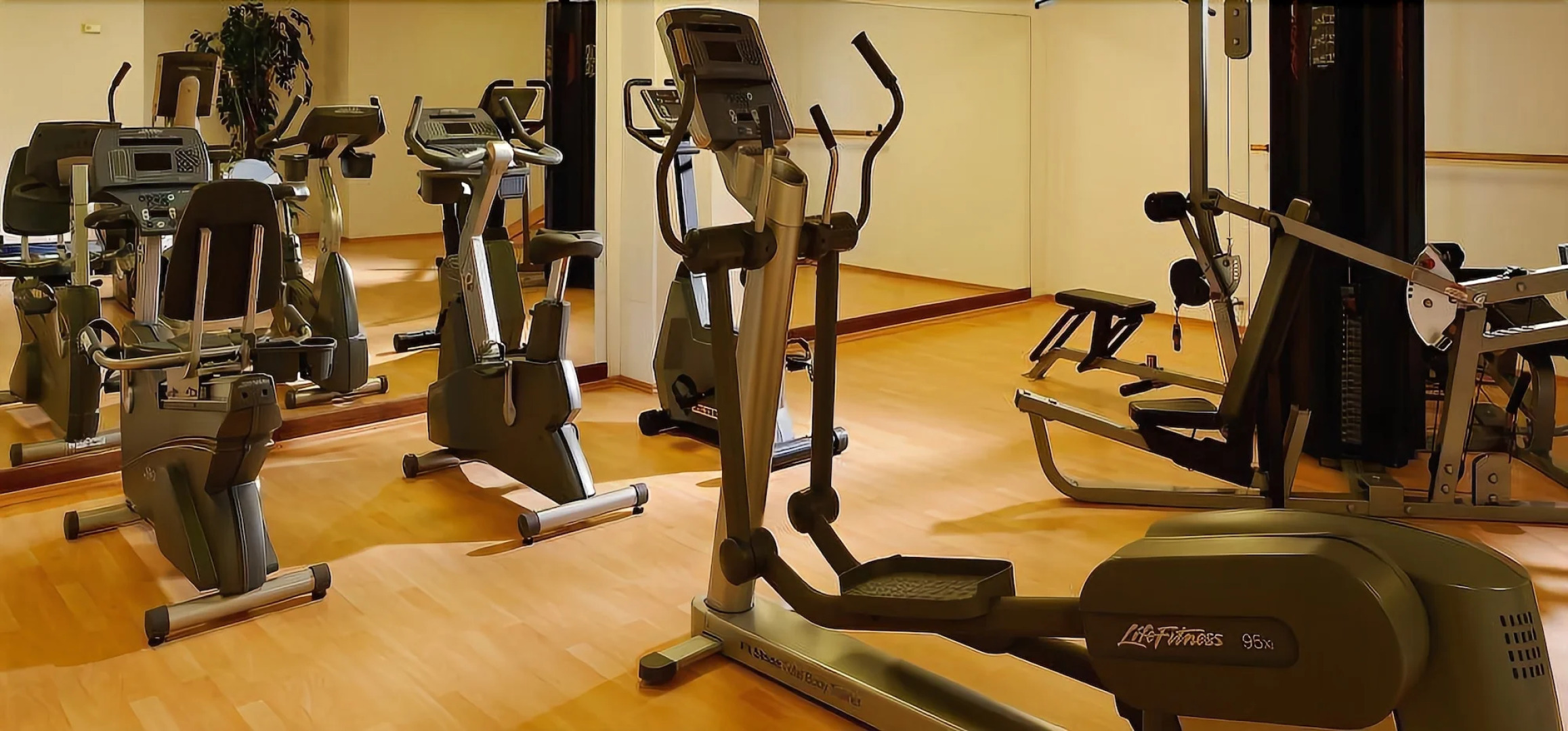 Victoria Hotel & Residence