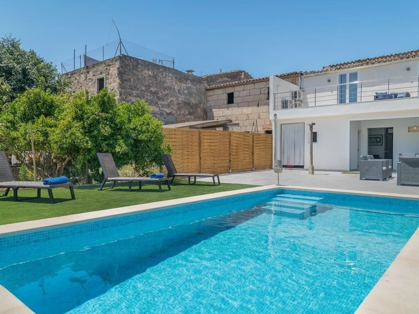 Can Miquel Porro - House for 8 People in Llubi