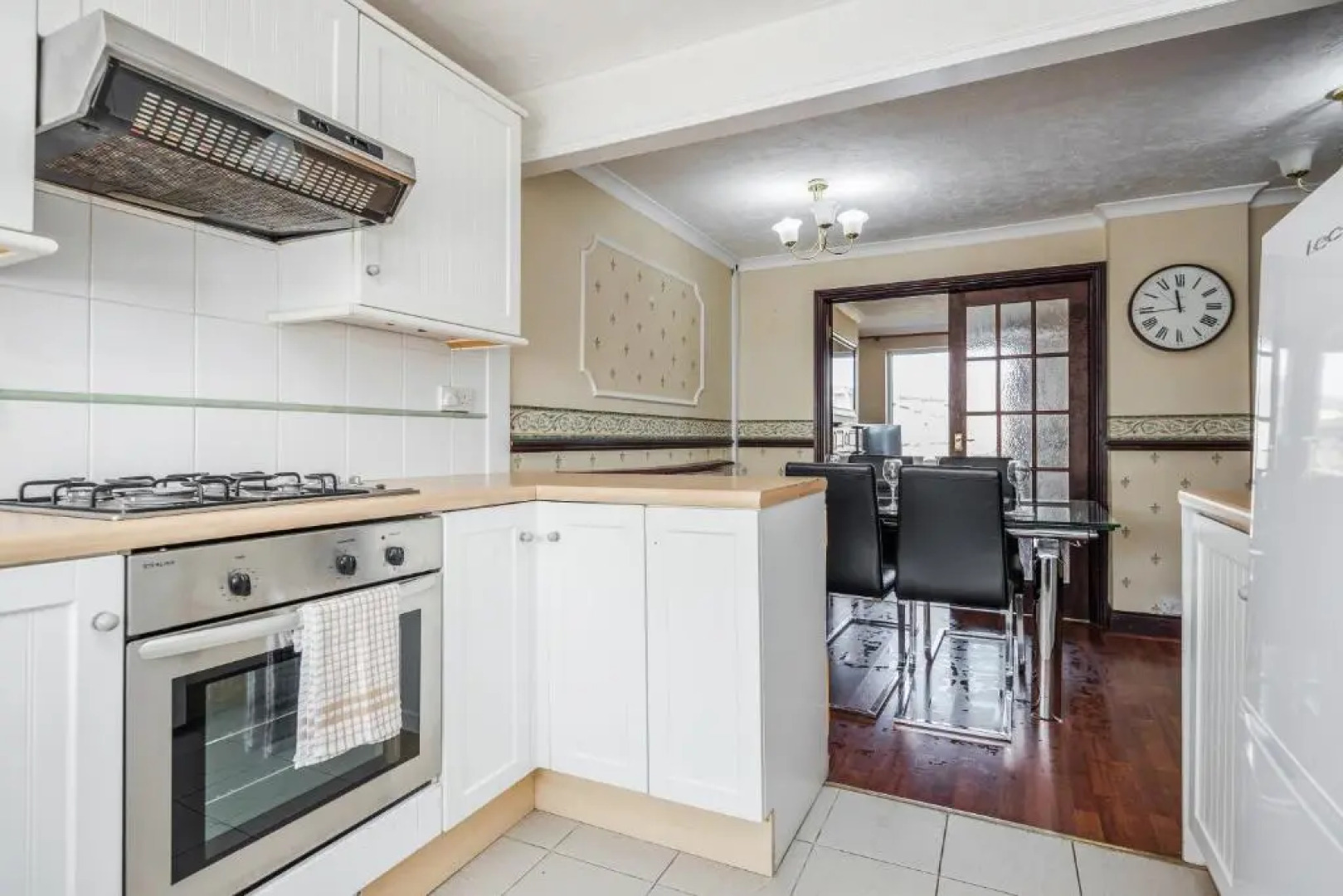 TMS Spacious 3-bed House! Tilbury! Free Parking!