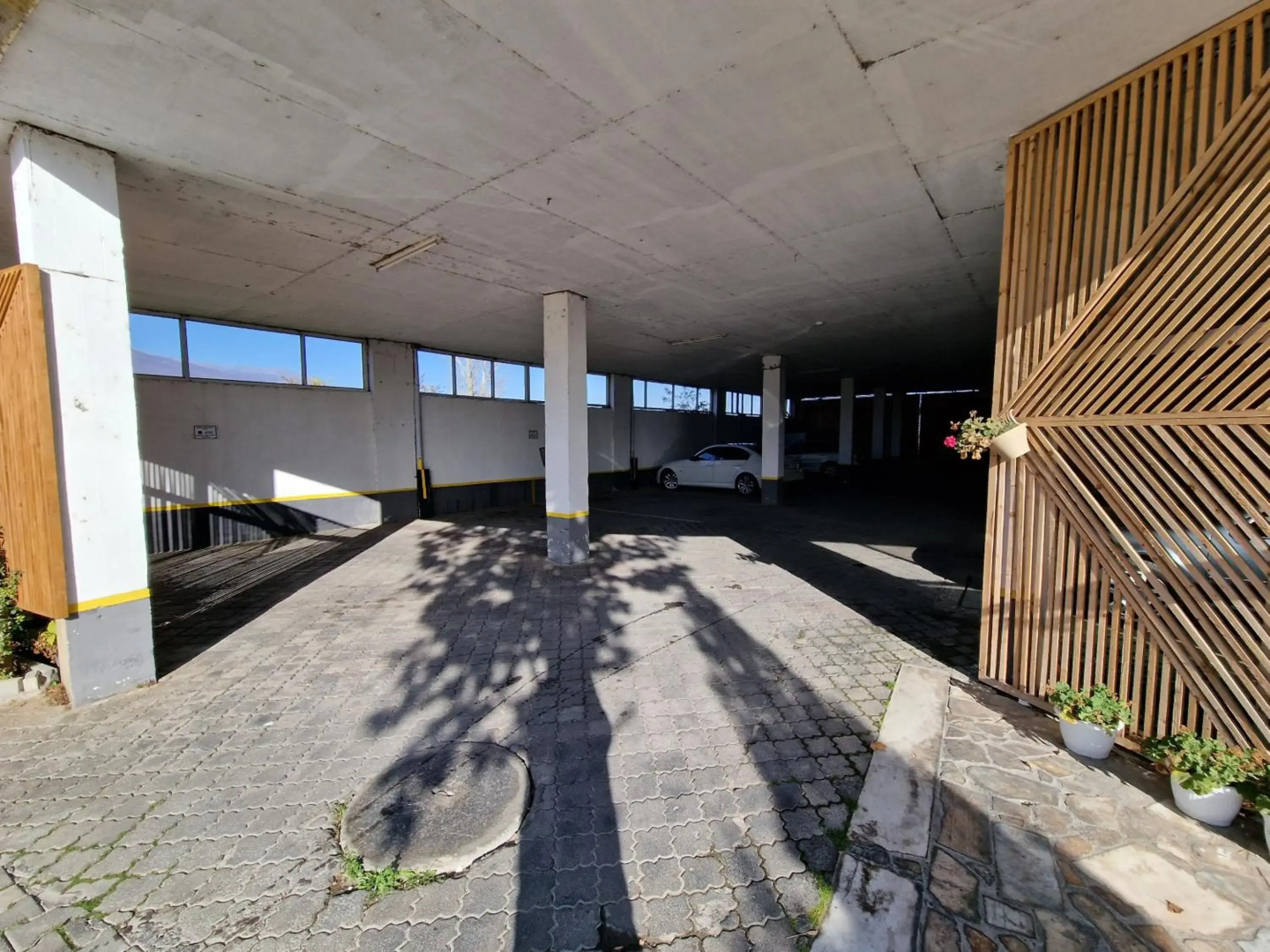 Hotel Yal Restaurant