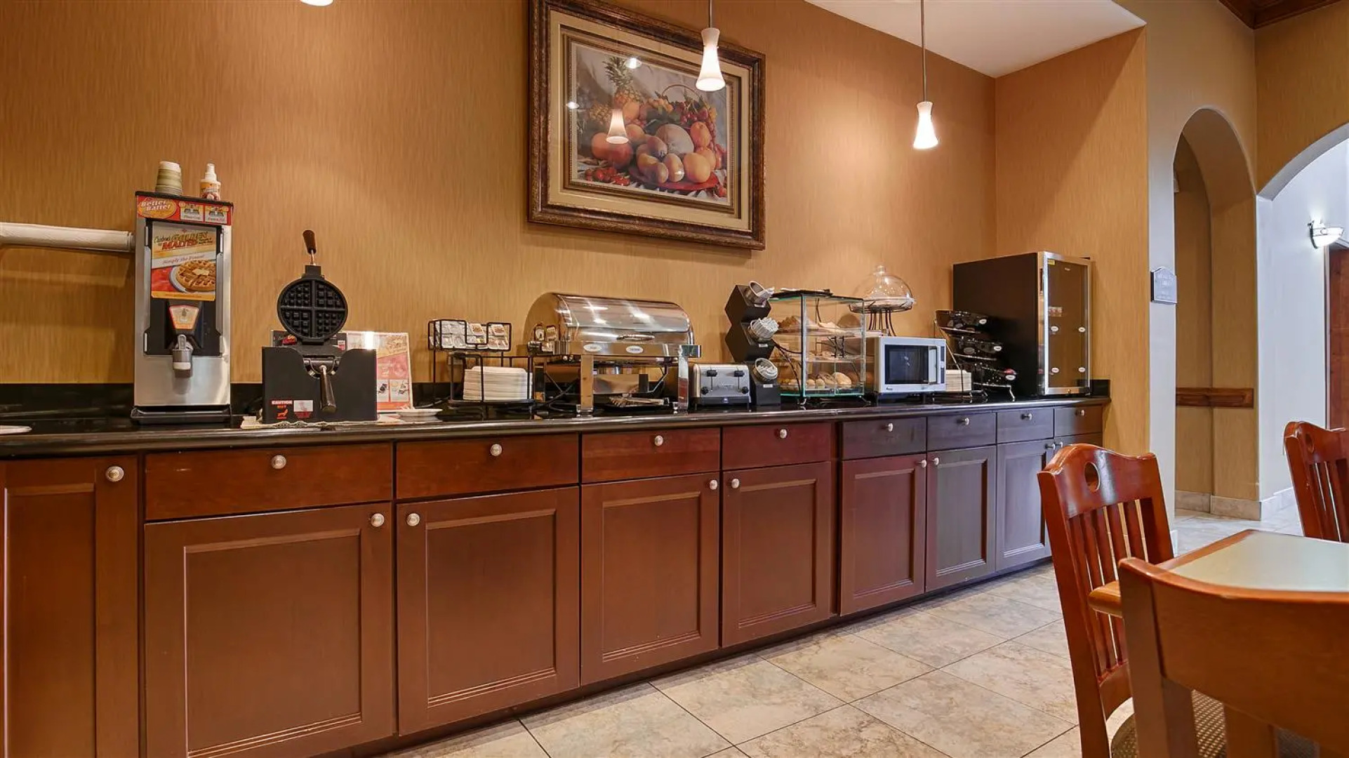 Best Western Plus New Caney Inn Suites