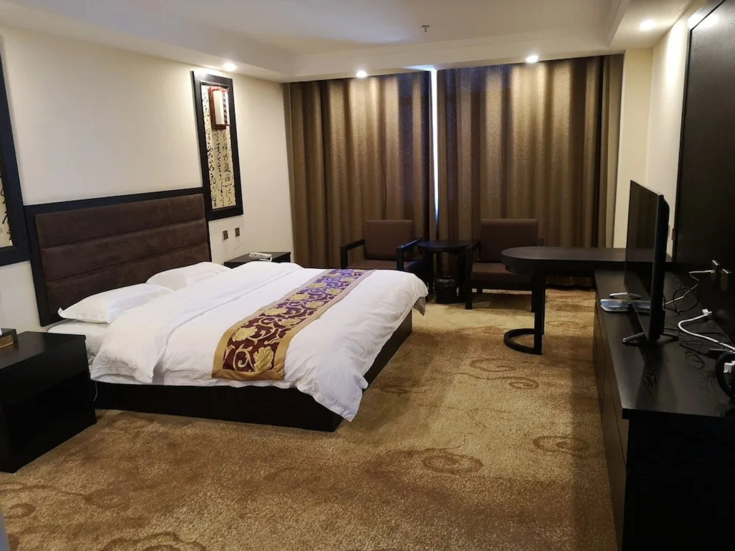 Yanlong Hongshun Hotel