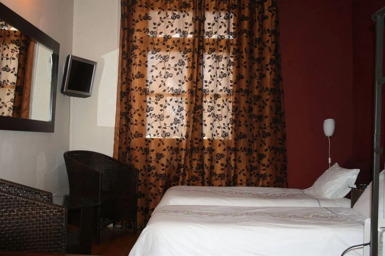 Residencia Pedra Antiga