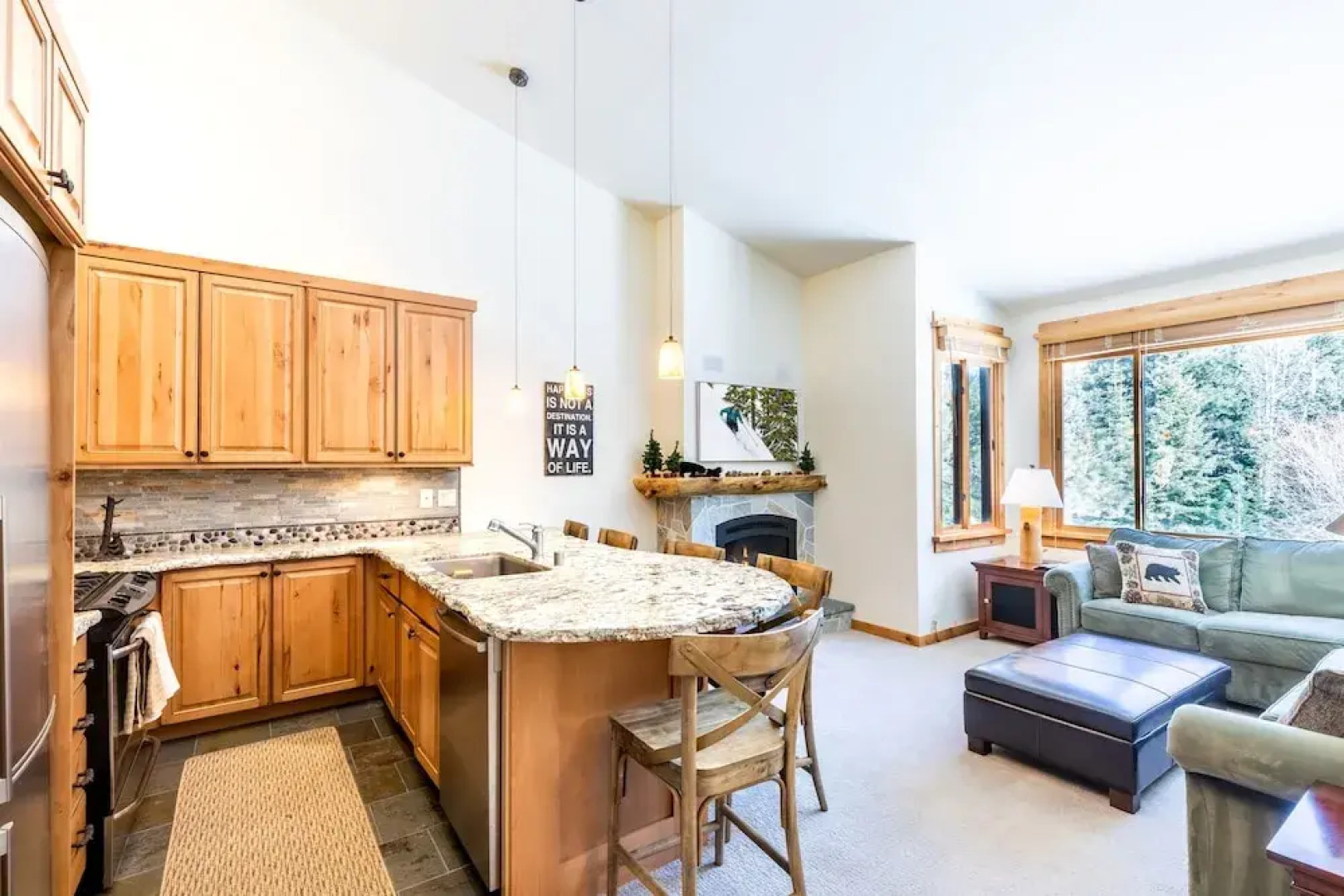 Beautiful Mountain 2 Bedroom Ski-In/Ski-Out in Ski Trails by RedAwning Save 10% on 3 Nights, 15% on 5 Nights!