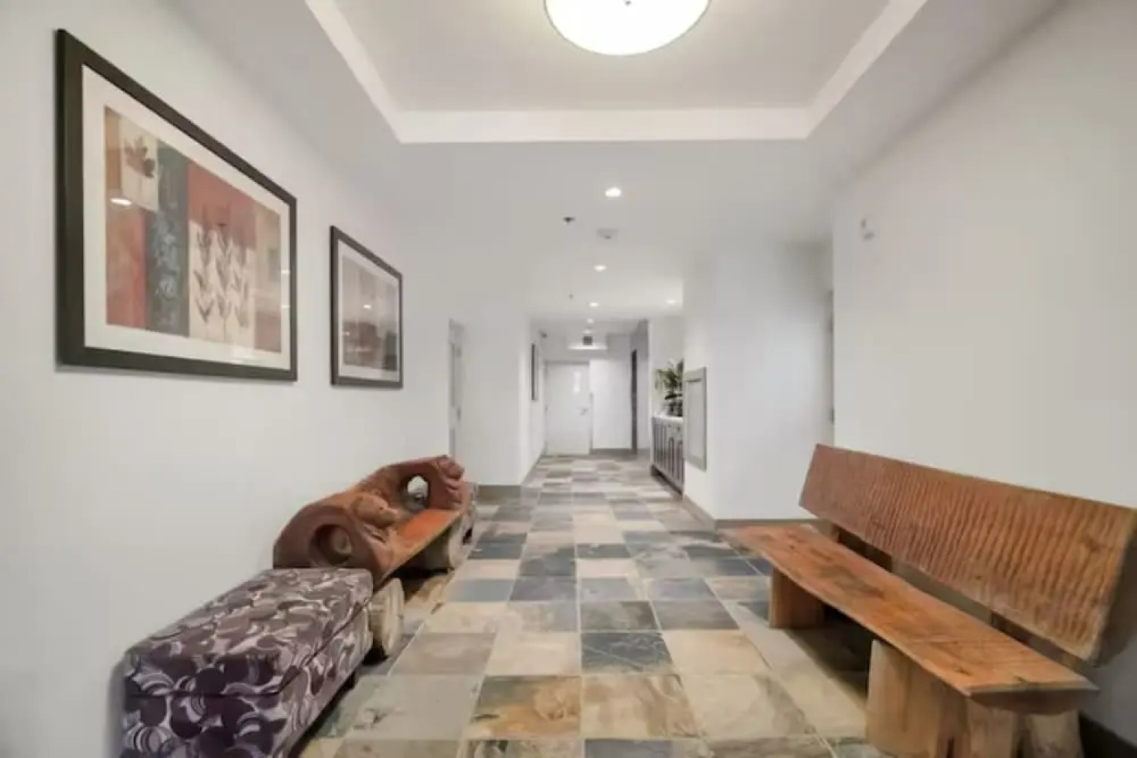 Modern 4BR Penthouse With Lake Views