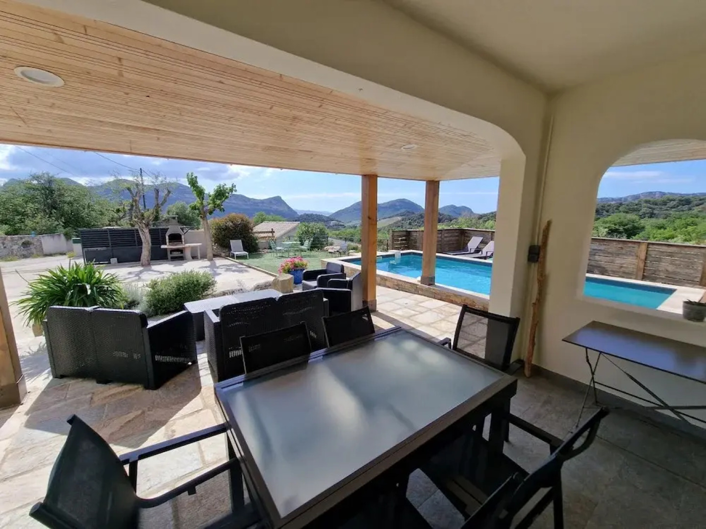 T3 Piscine Avec Jardin Proche St-florent