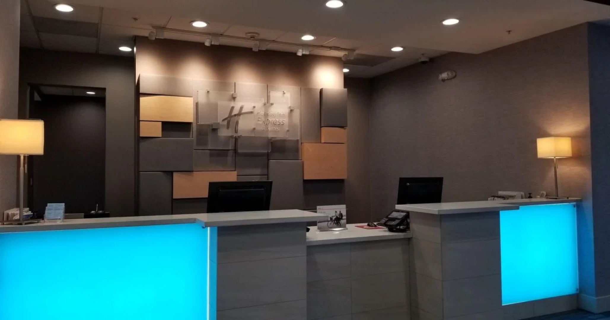 Holiday Inn Express and Suites Ontario Airport by IHG