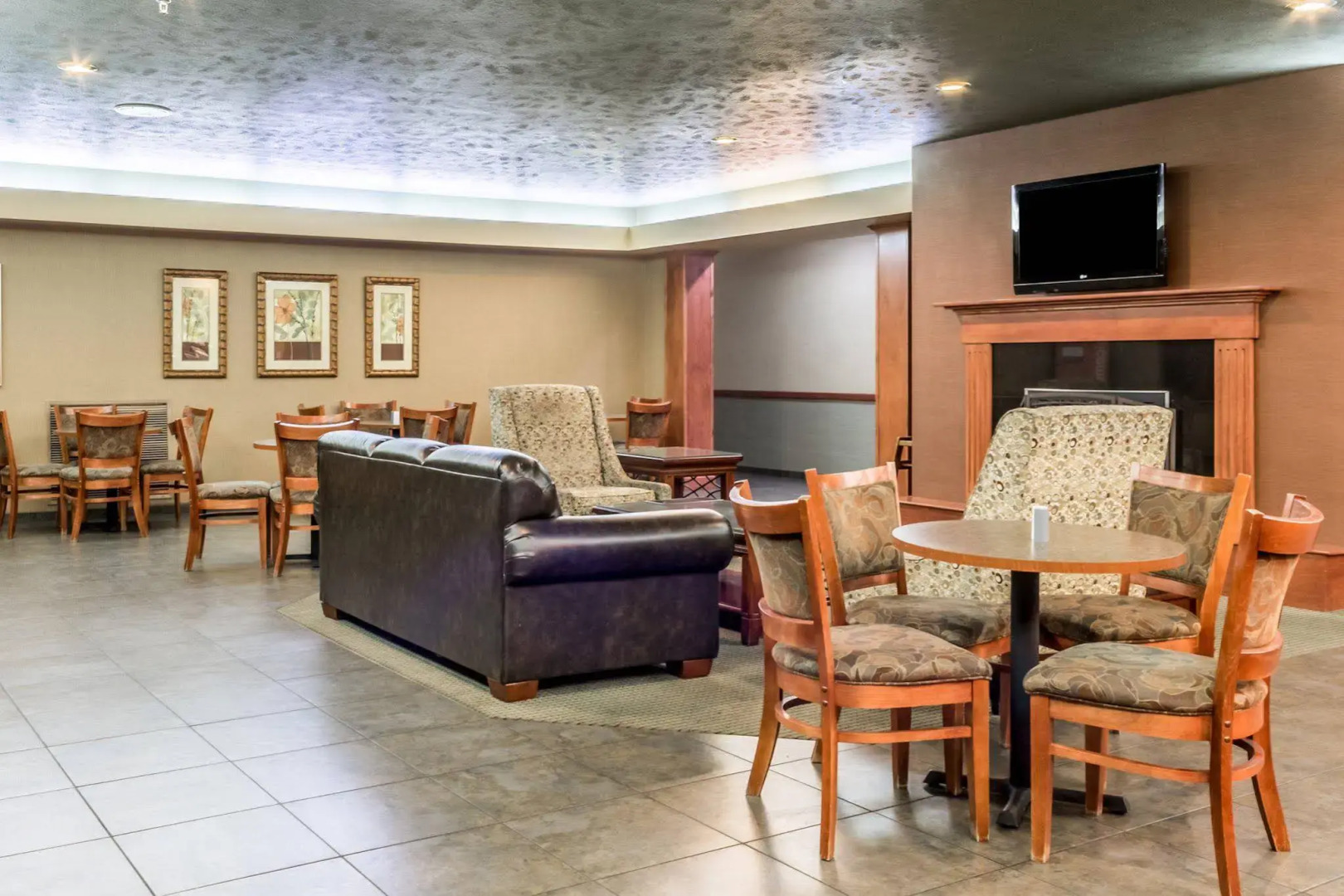 Comfort Inn & Suites Mitchell I-90
