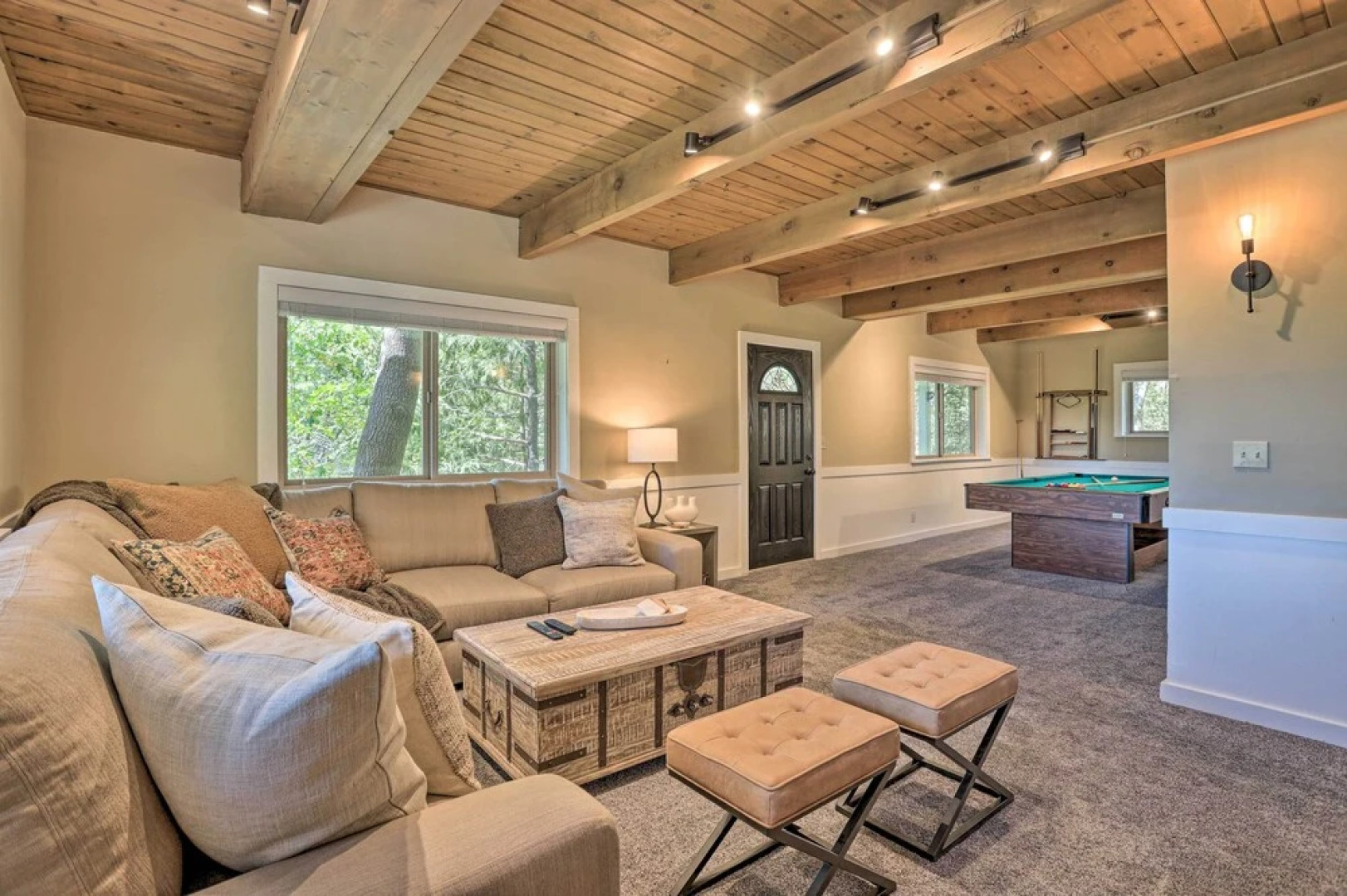 Arrowhead Retreat w/ Luxe Furnishings & Lake Views