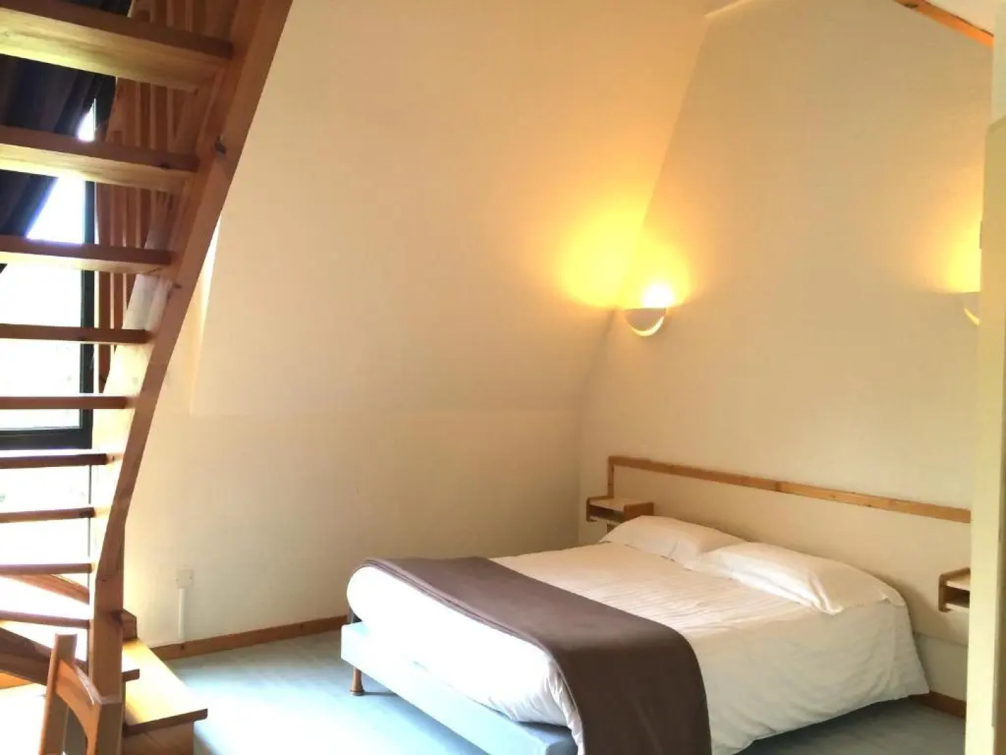 H¿tel-Restaurant Le Calice Du Gevaudan - A75