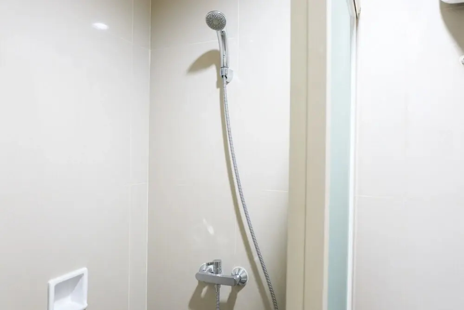 Cozy Studio Tree Park Apartment near ICE BSD