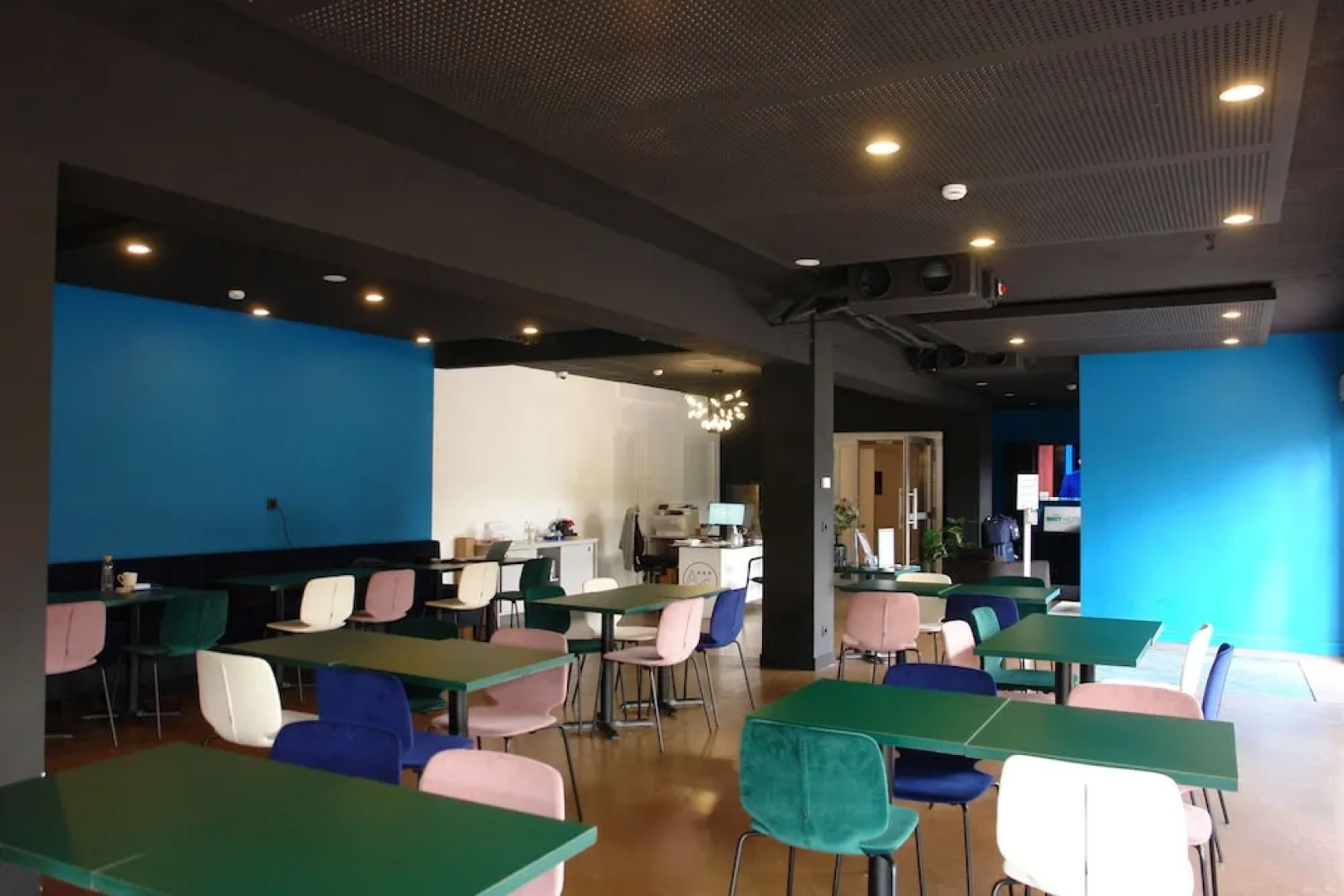 Kyriad Marseille - Les Pennes Mirabeau Aéroport