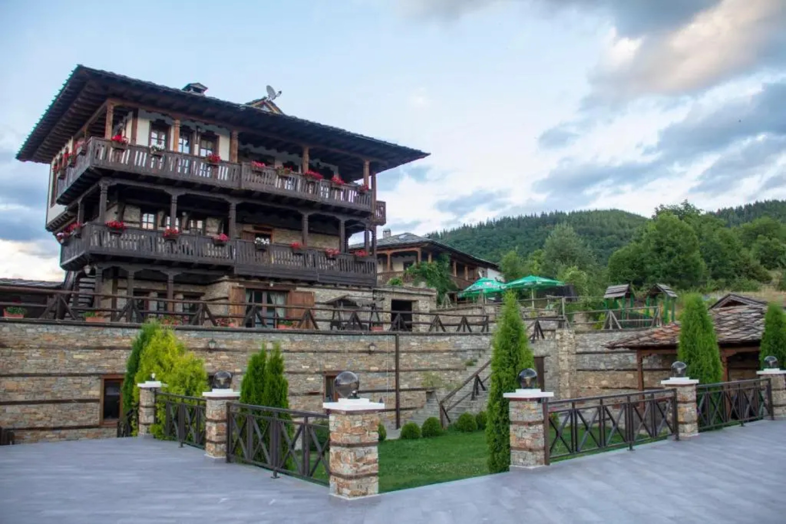 Leshtenski Rai Guest House