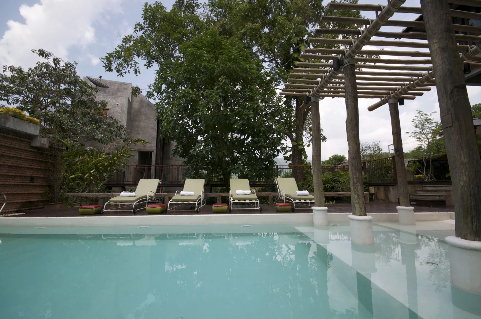 Proud Phu Fah Maerim