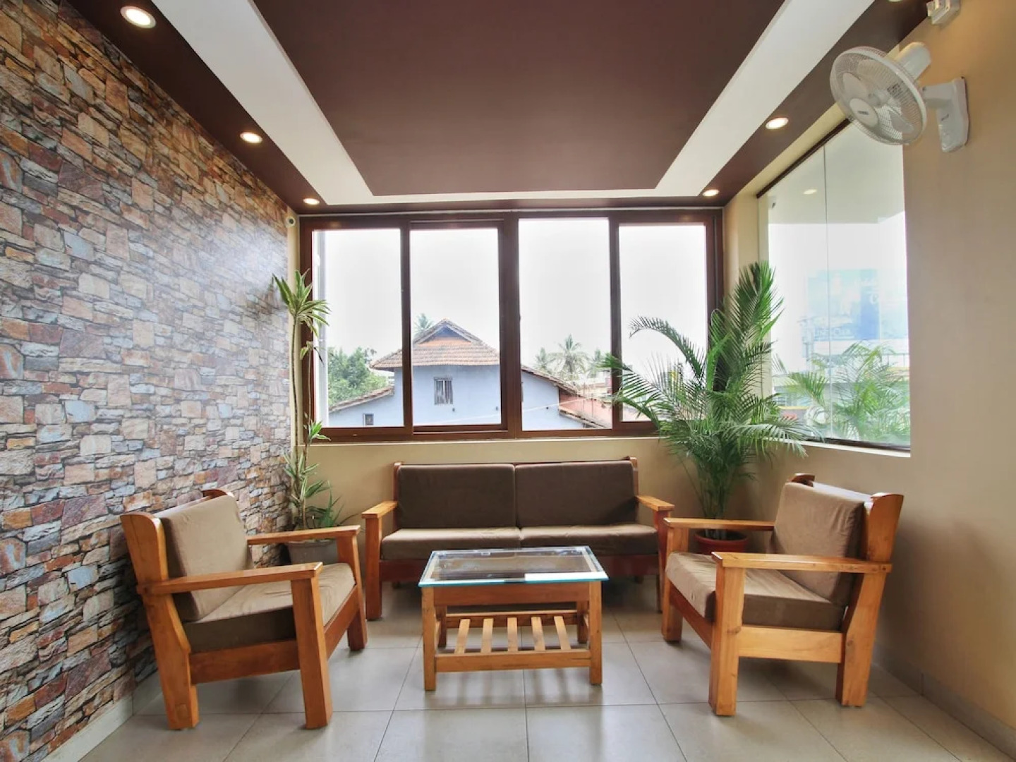 OYO 6598 White Wings