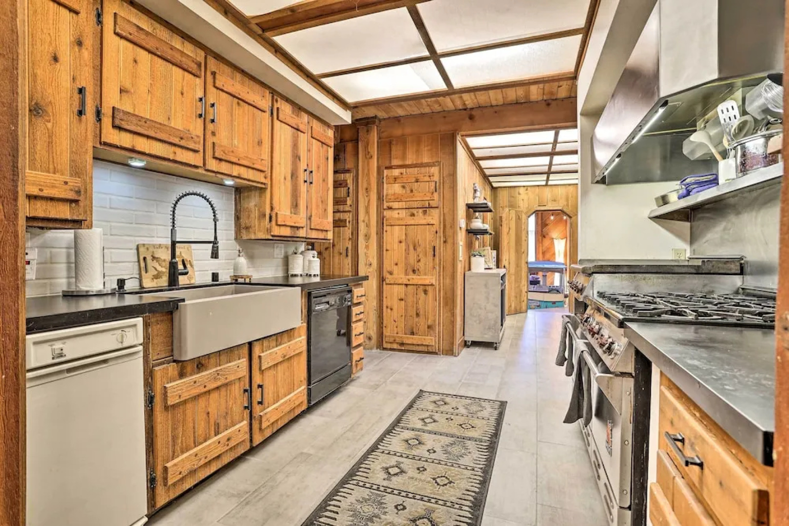 Cimarron Lodge Retreat With 3 Decks & Grill!