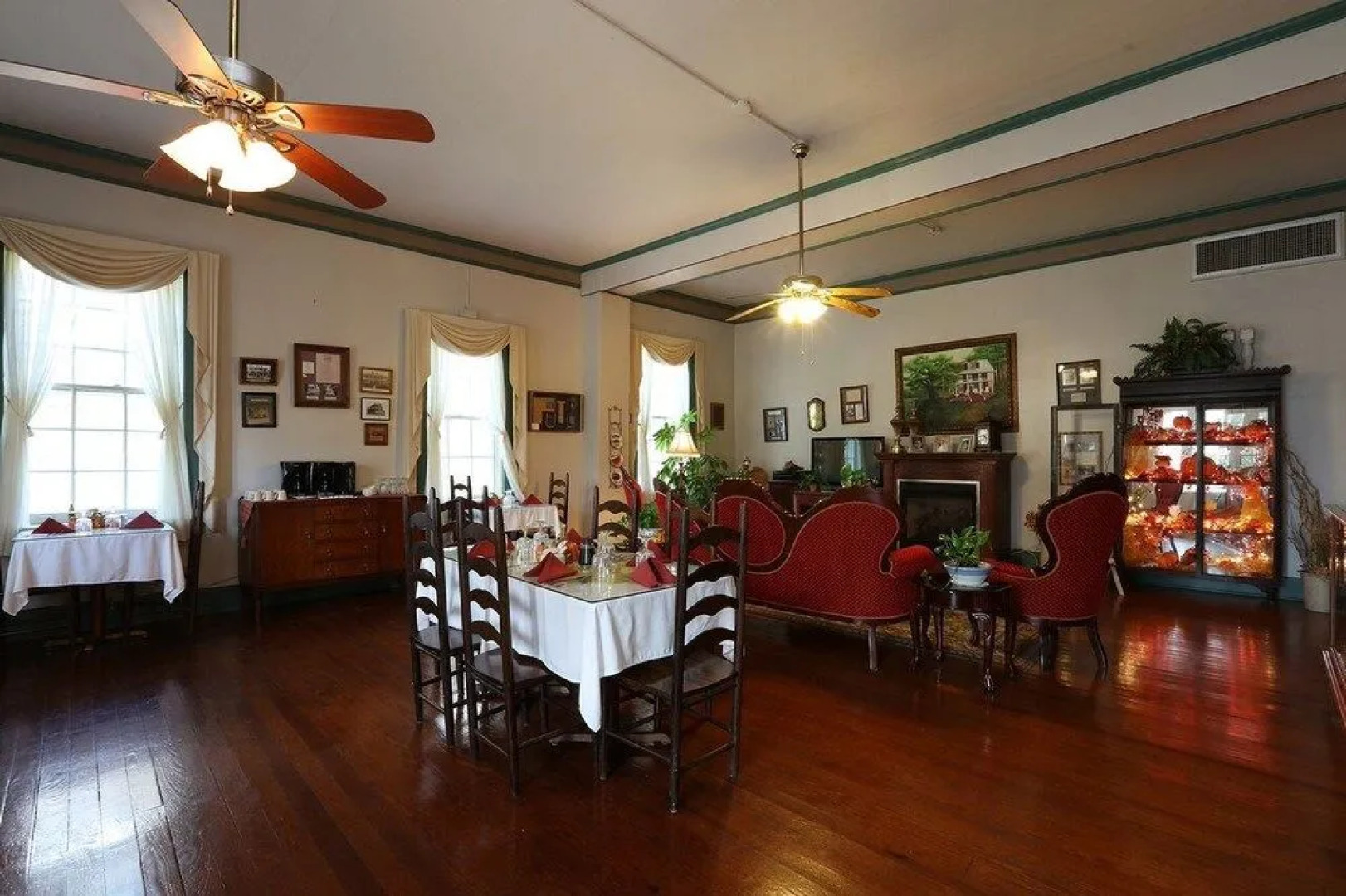 Old Castillo Bed and Breakfast