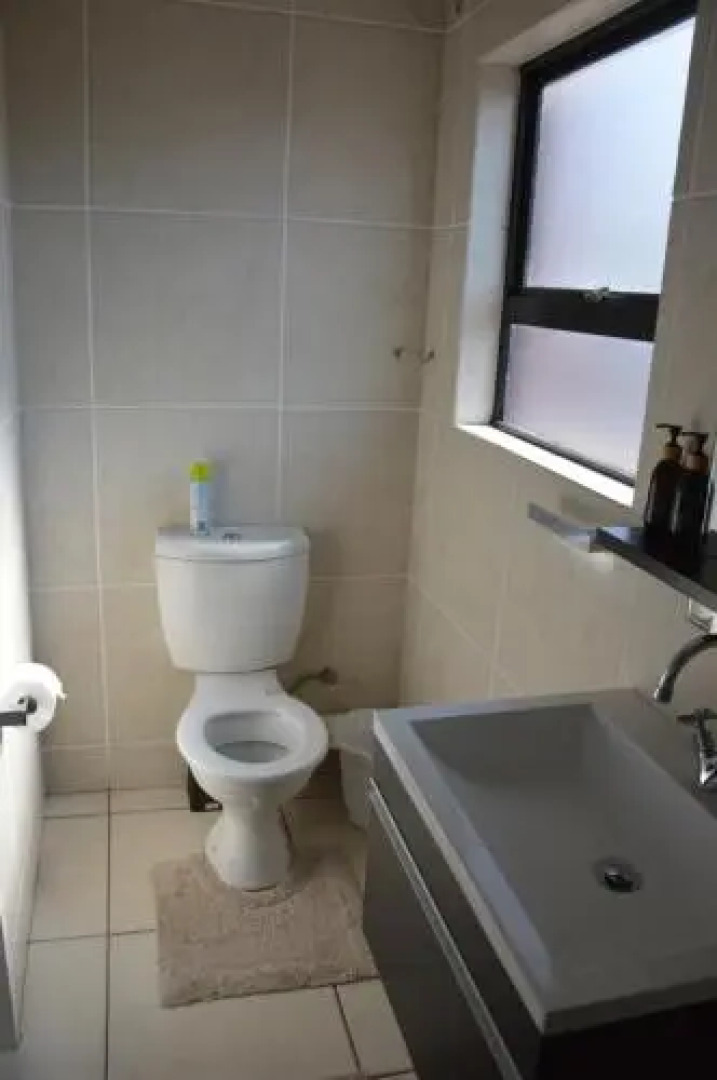 Strelitzia Apartment