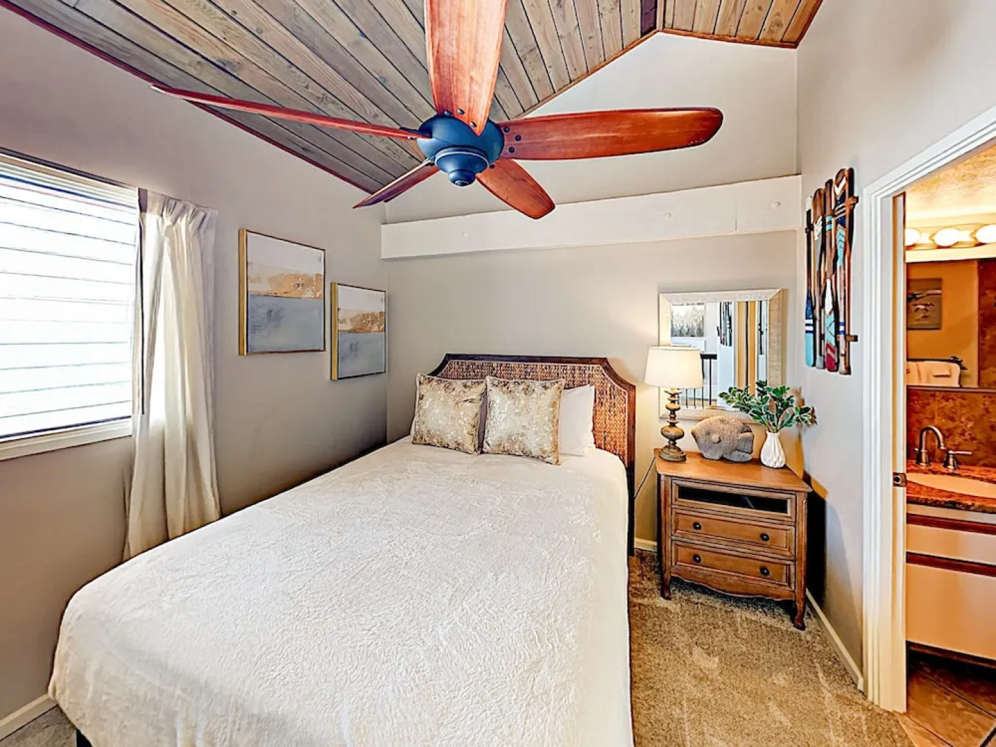 Lower Honoapiilani Condo Unit #404 2 Bedrooms 2 Bathrooms Condo