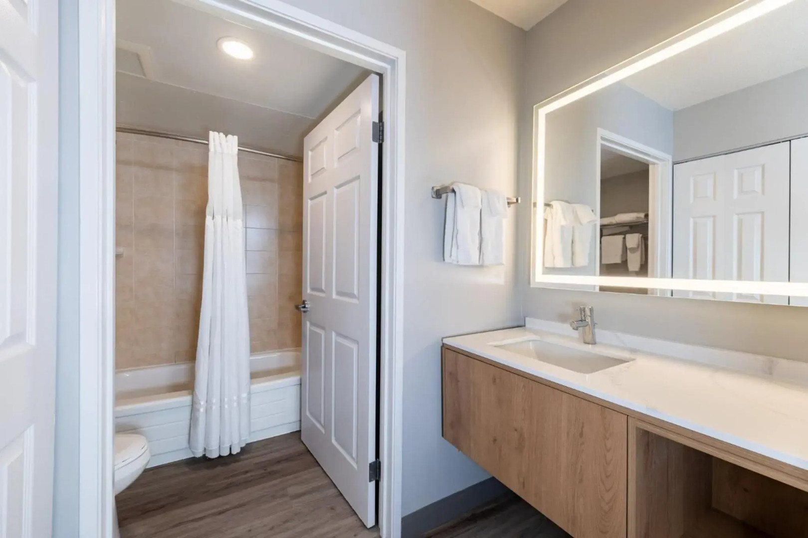 Staybridge Suites London by IHG