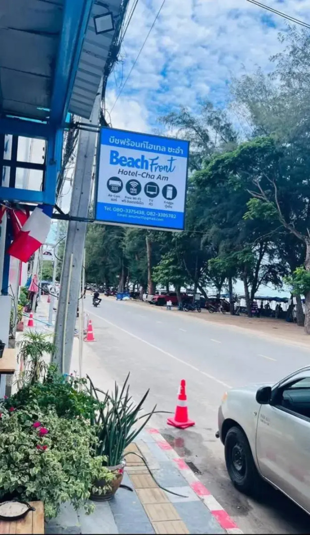Beachfront Hotel Cha Am