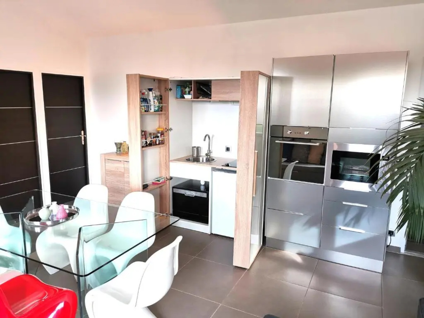 Appartement Pinede Man Yelle