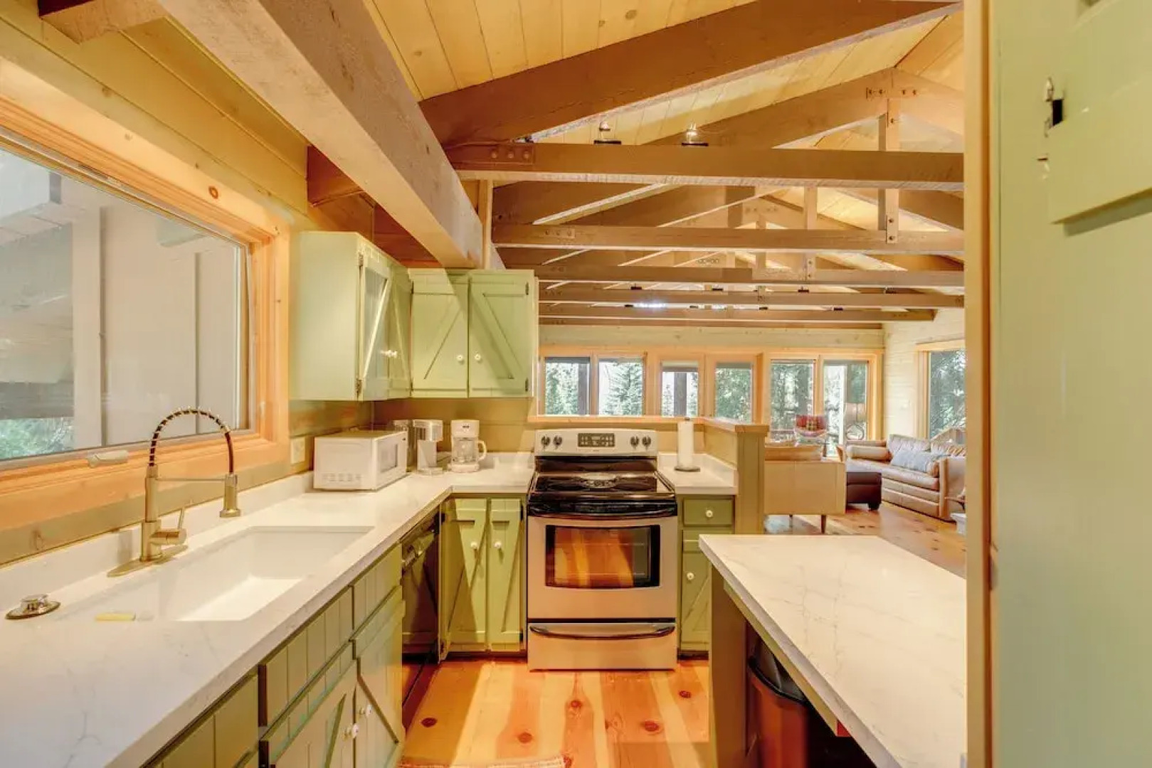 1 Mi to Beach & Golf Course! Lake Almanor Cabin