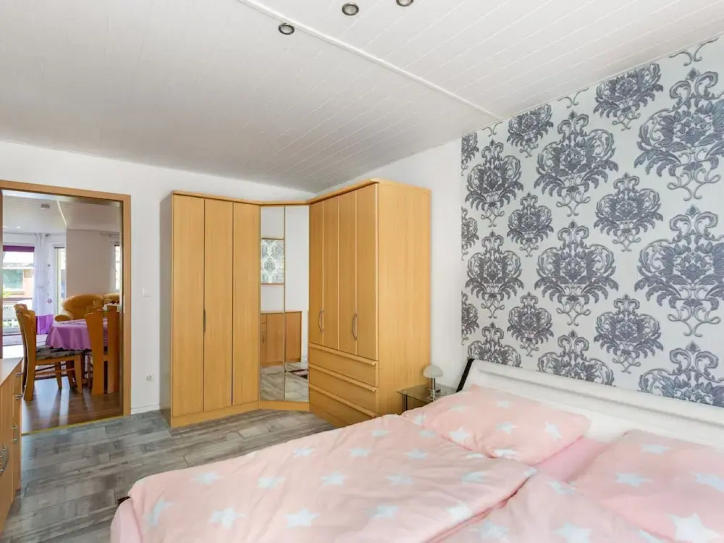 Cosy Apartment in Dresden With Balcony and Swimming Pool