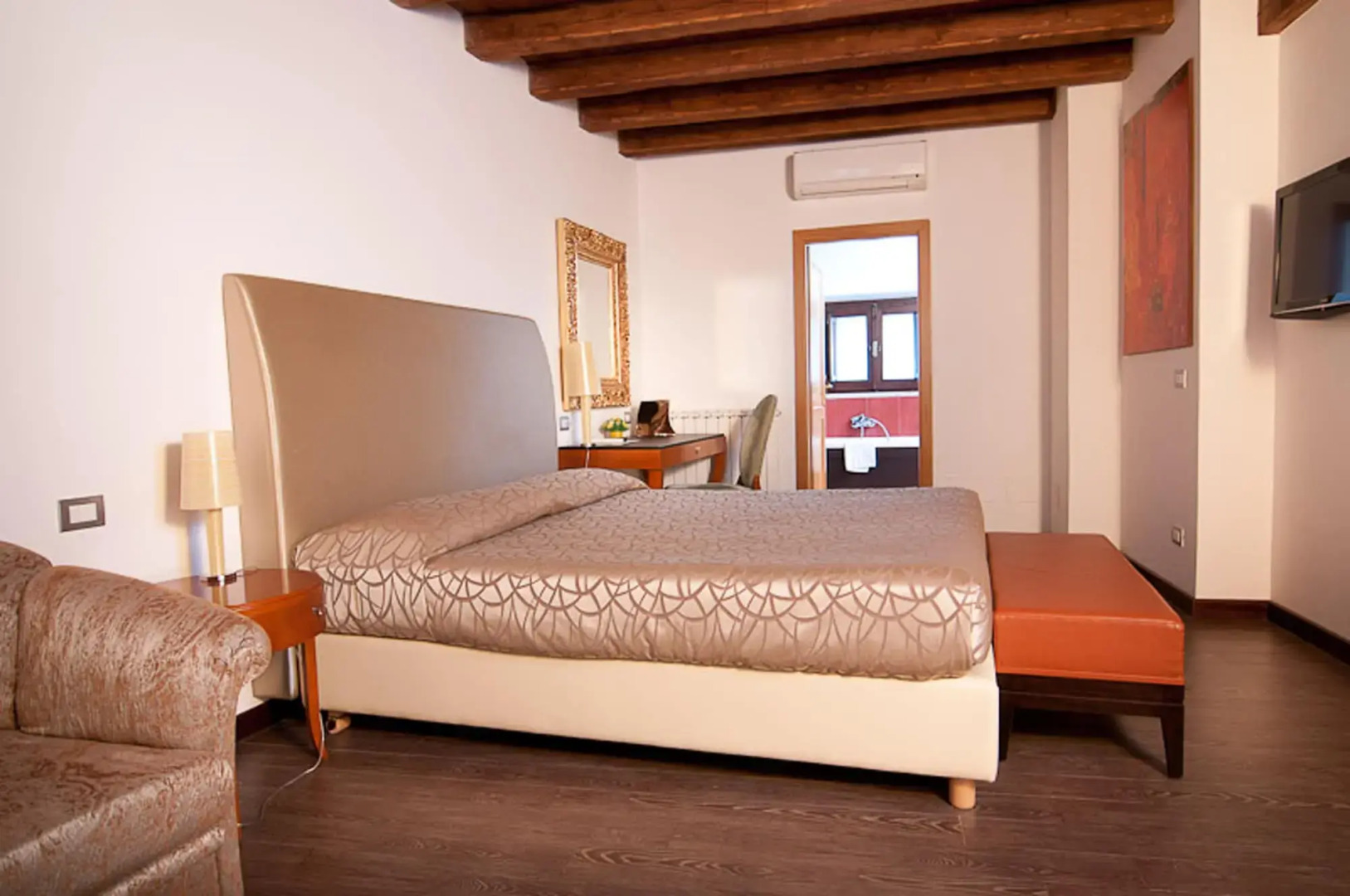 St. Peter' Six Rooms & Suites