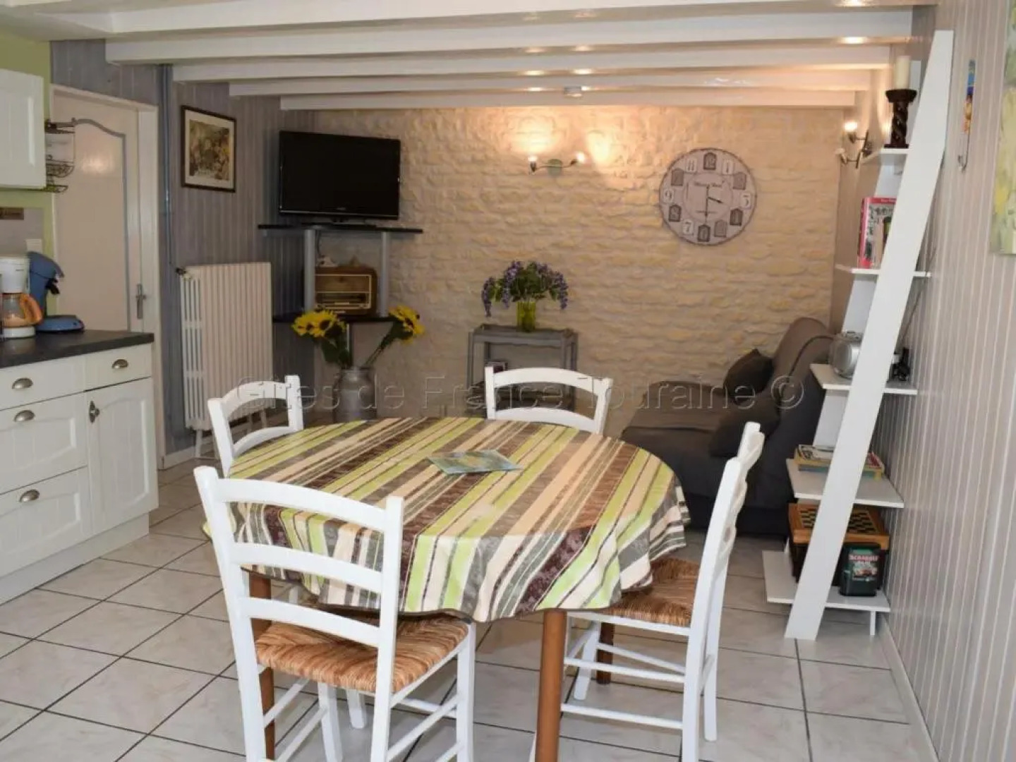 Gîte La Tour-Saint-Gelin, 2 pièces, 2 personnes - FR-1-381-24