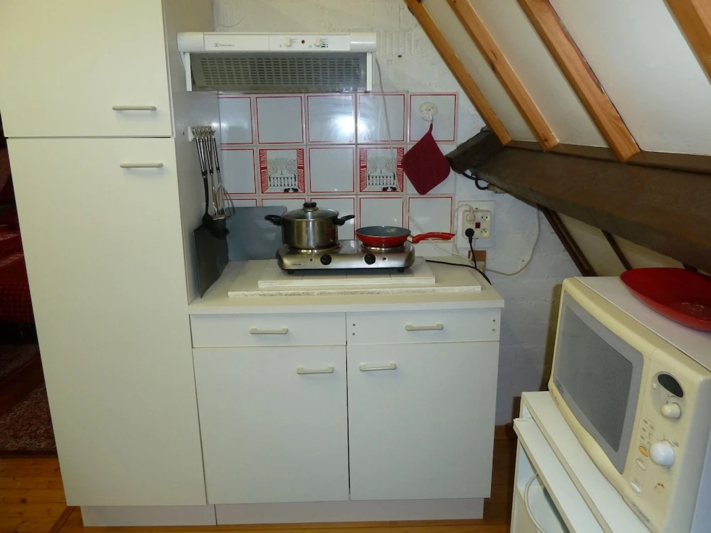 Bruges style cosy villa B&B in green environment 8 km from Brussels