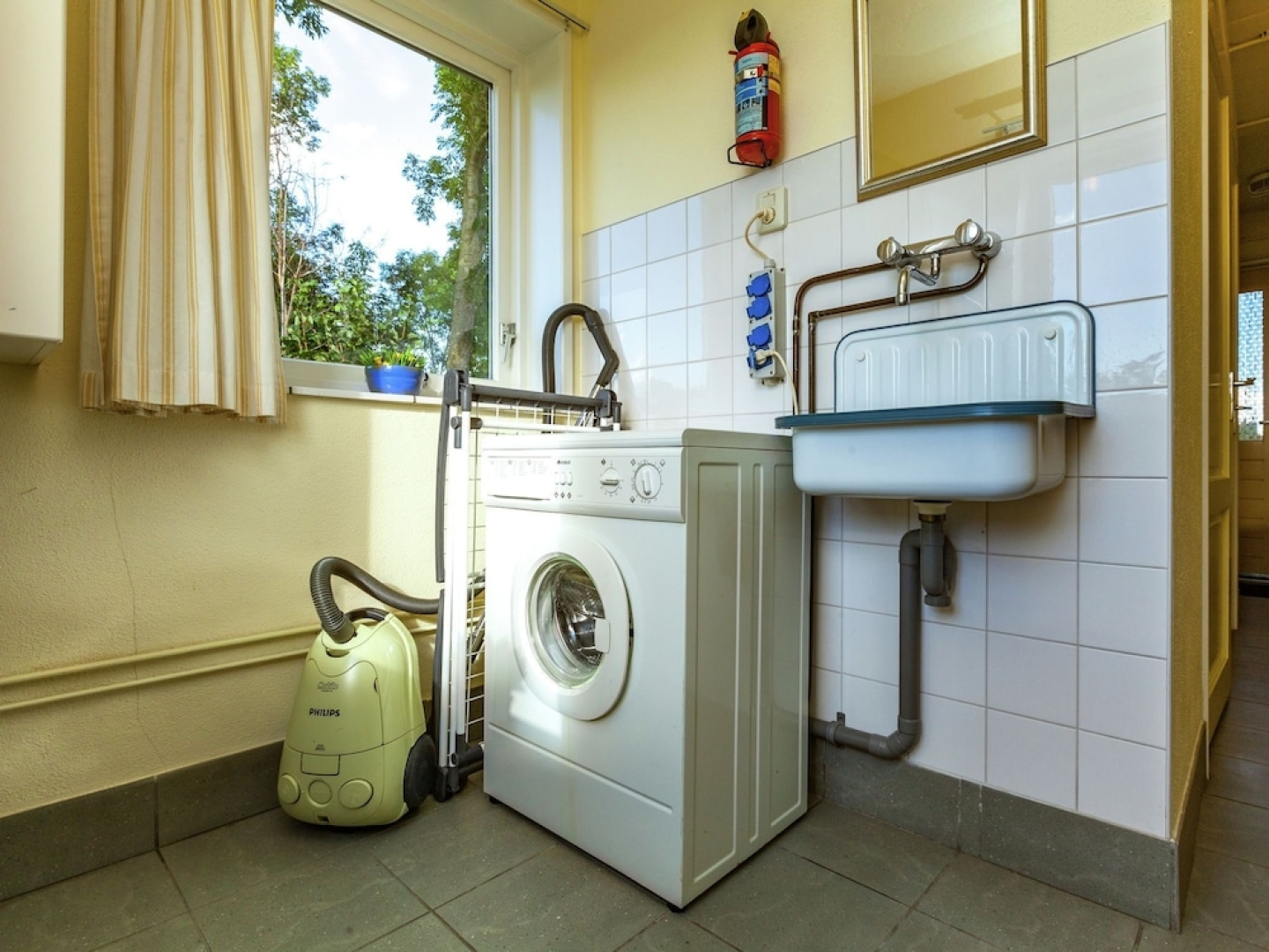 Peaceful Vacation Home With Wide View