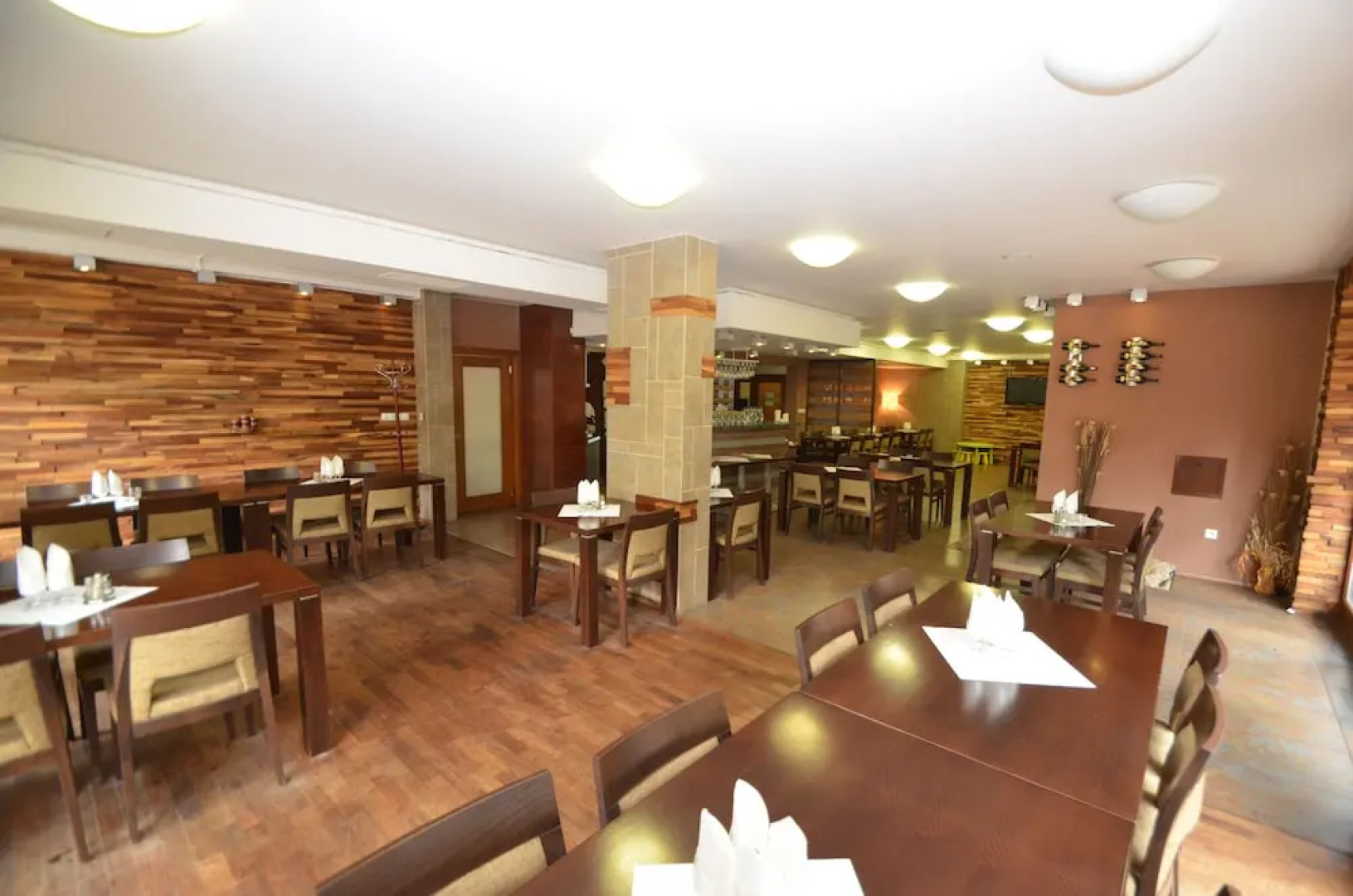 Fatrapark 2 Apartments & Restaurant