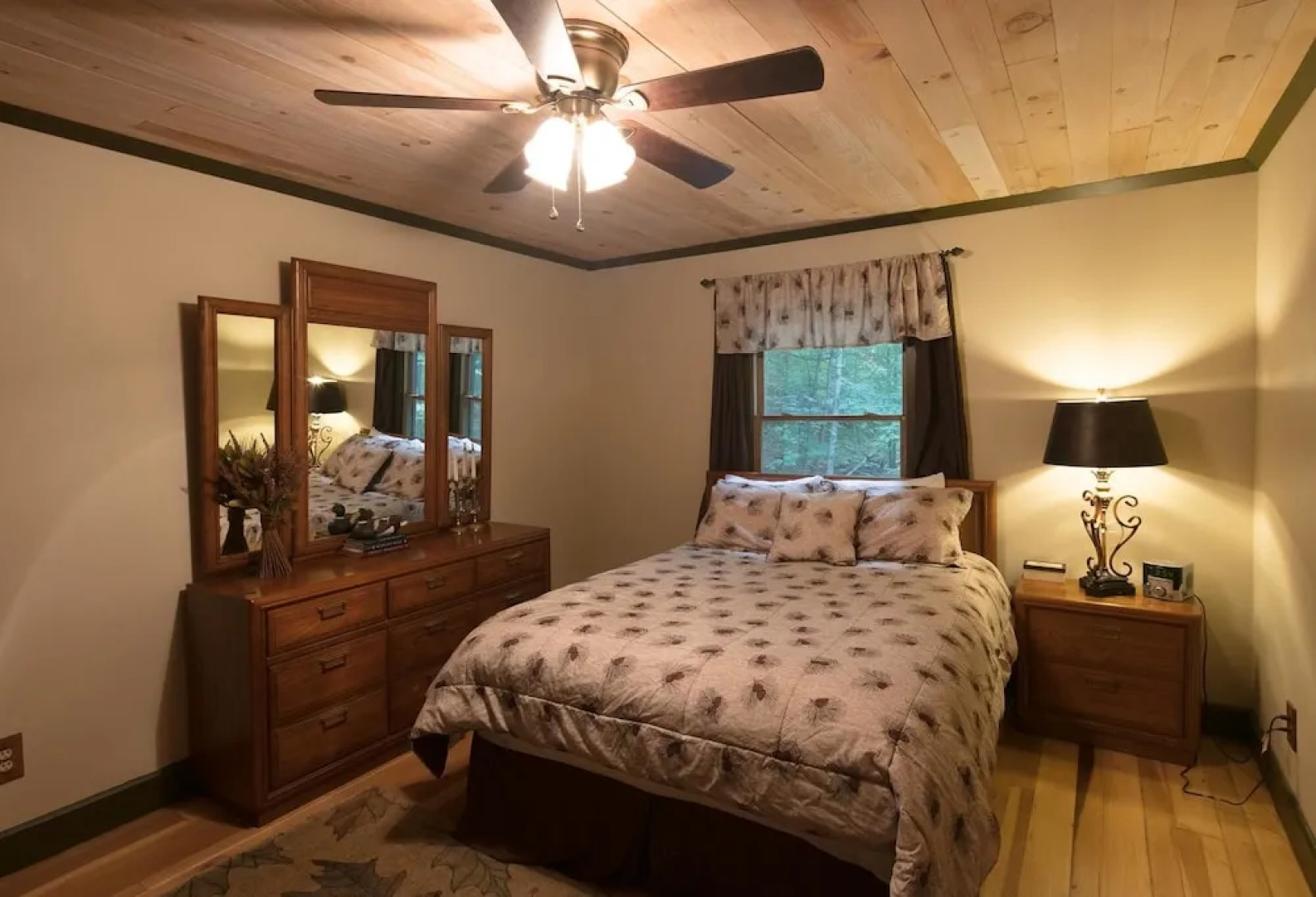 Hidden Creek Cabin Apartment